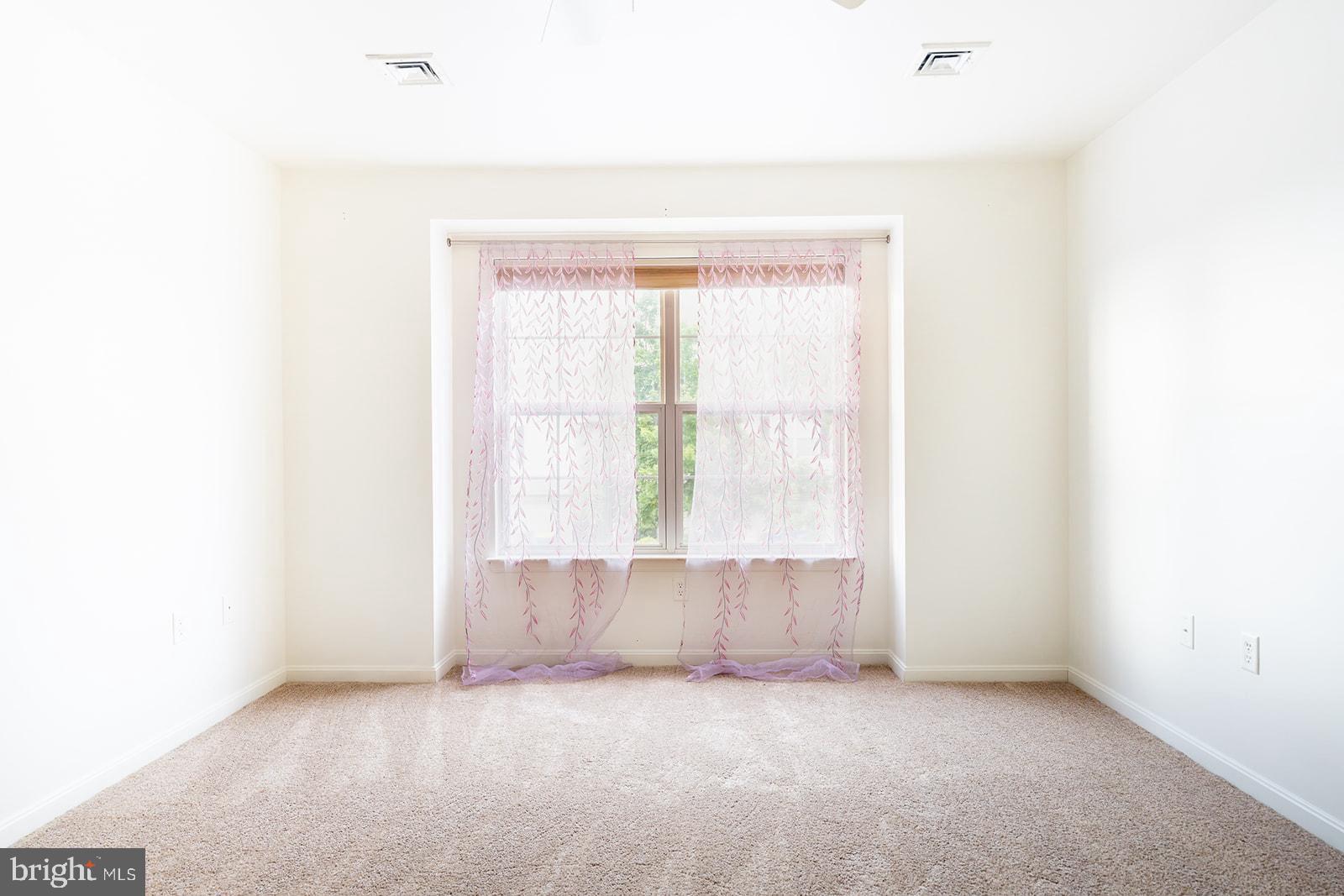 THE PINNACLE - Residential