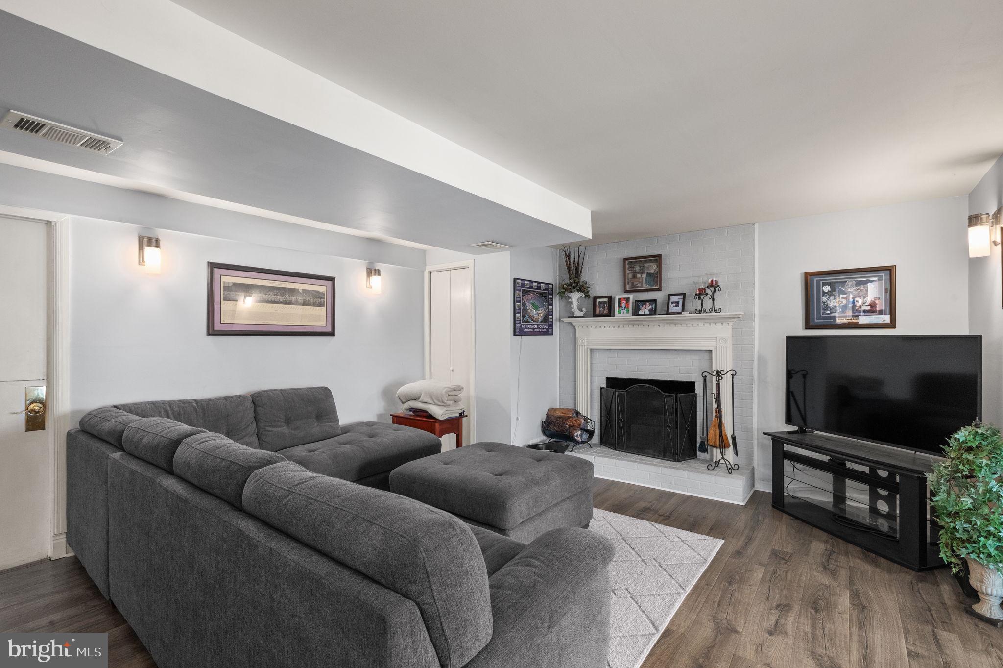 RUMSEY ISLAND - Residential