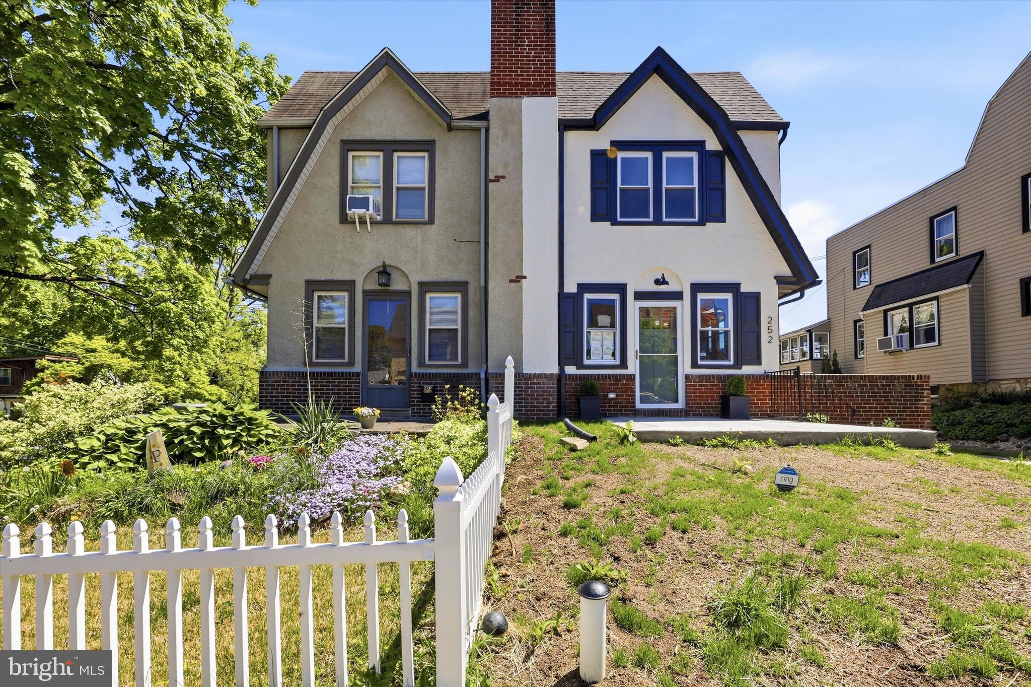 252 W GREENWOOD AVENUE