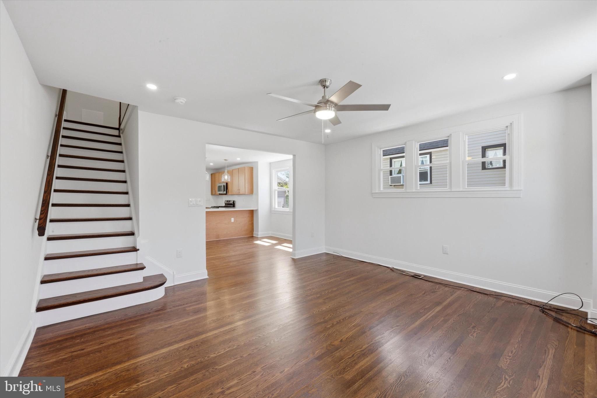 252 W GREENWOOD AVENUE