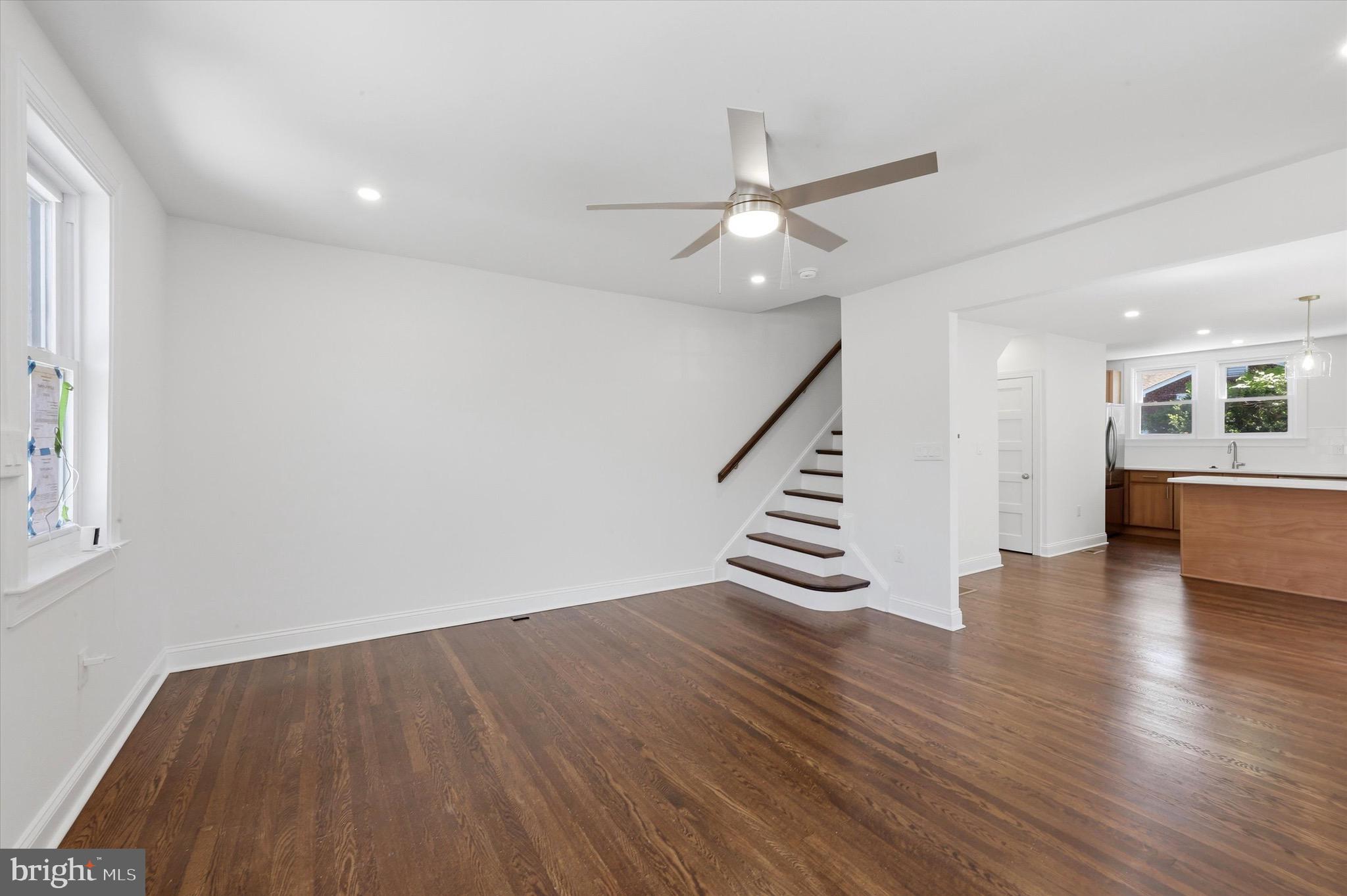 252 W GREENWOOD AVENUE