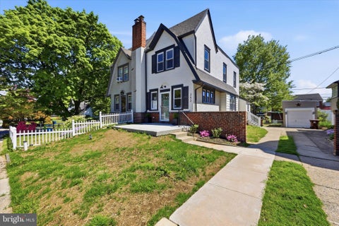 Townhouse For Sale - 252 W Greenwood Avenue<br/> LANSDOWNE, PA 19050