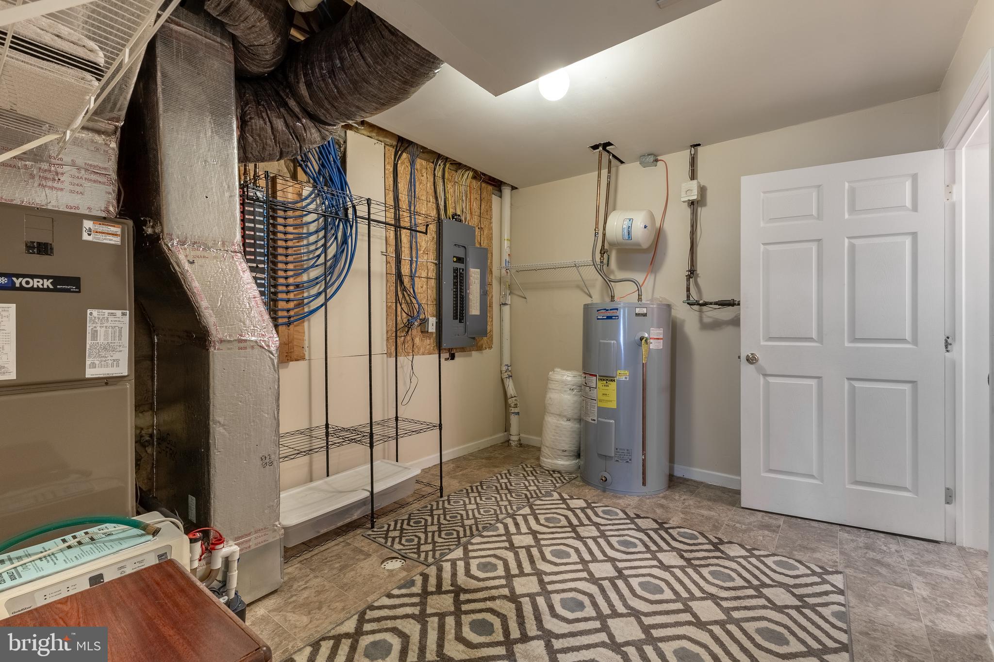 COLLEGE HEIGHTS - Residential