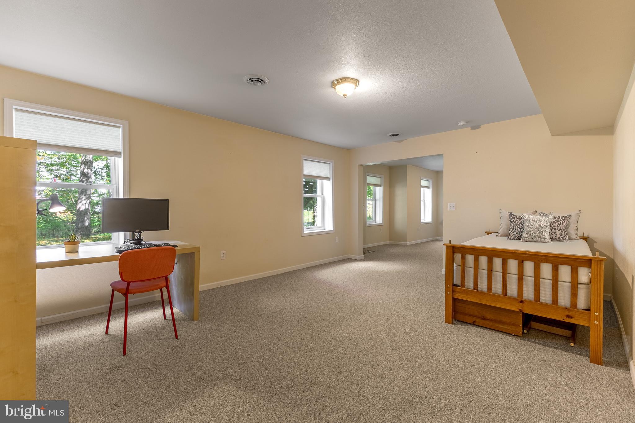 COLLEGE HEIGHTS - Residential