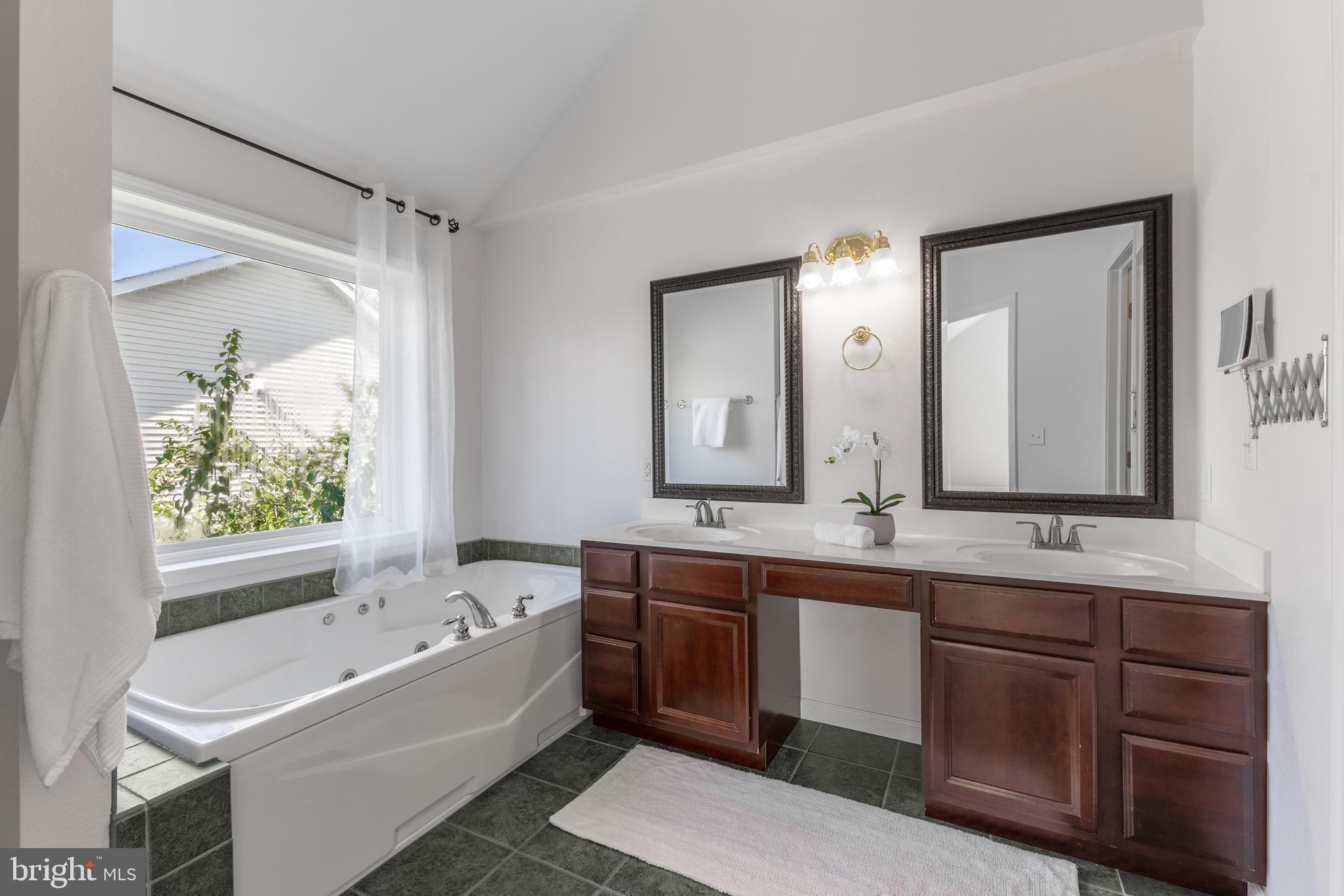 COLLEGE HEIGHTS - Residential