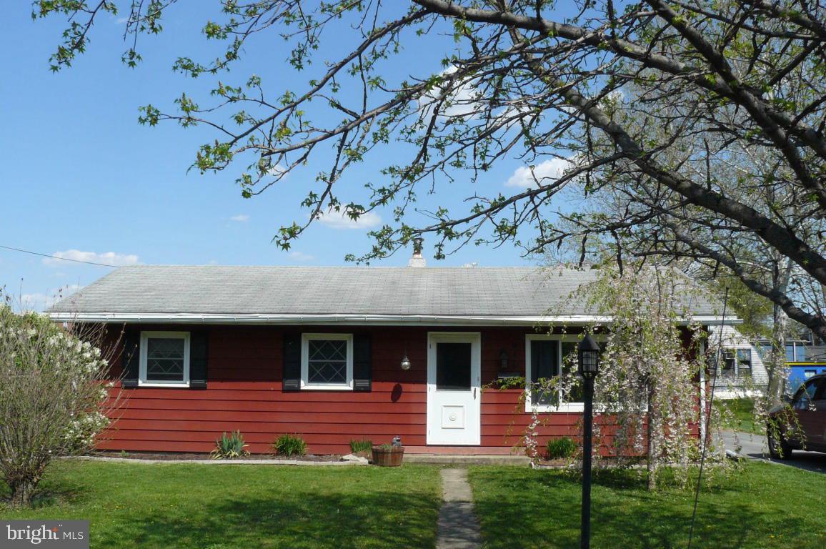 http://www.LancasterOpenHouses.com/Nice Rancher located in the Hempfield School District with a great layout and lots of outdoor space including a covered patio and fenced back yard. Newer Gas Heater, AC, and water heater. Fully waterproofed basement with lifetime transferable warranty. Plenty of parking, move in ready and low taxes to boot-what more could you ask for!
