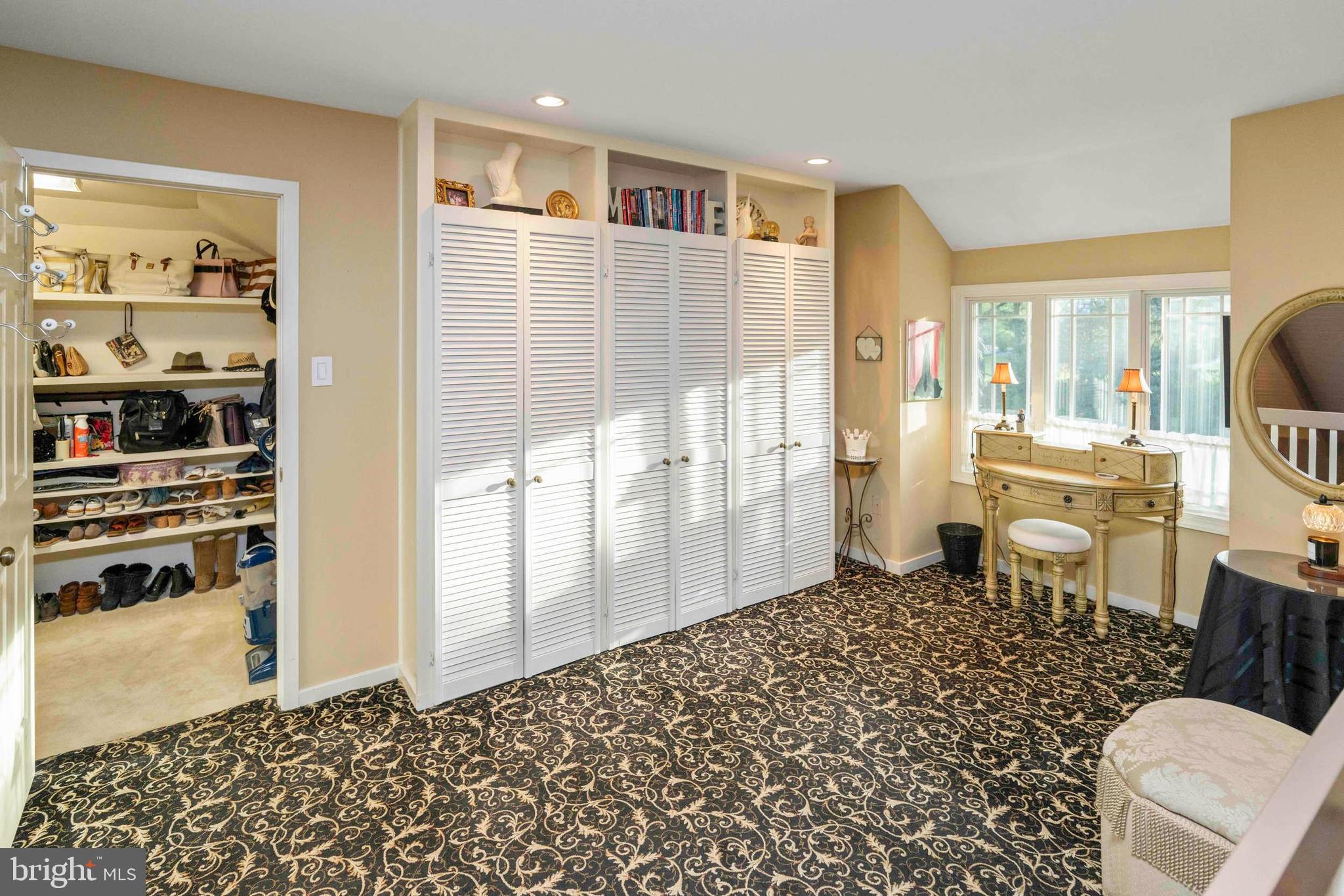 SPRING VALLEY - Residential