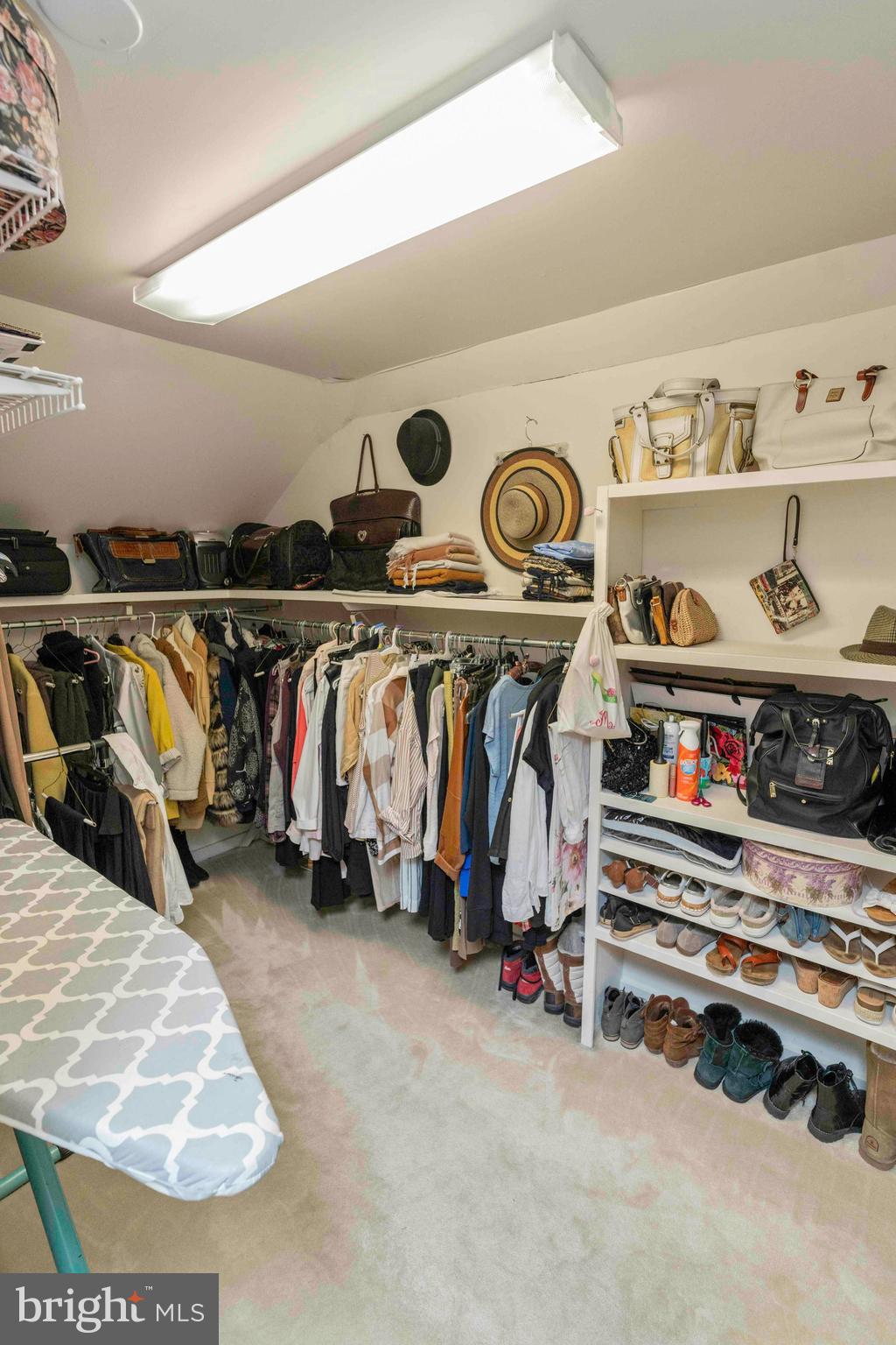 SPRING VALLEY - Residential