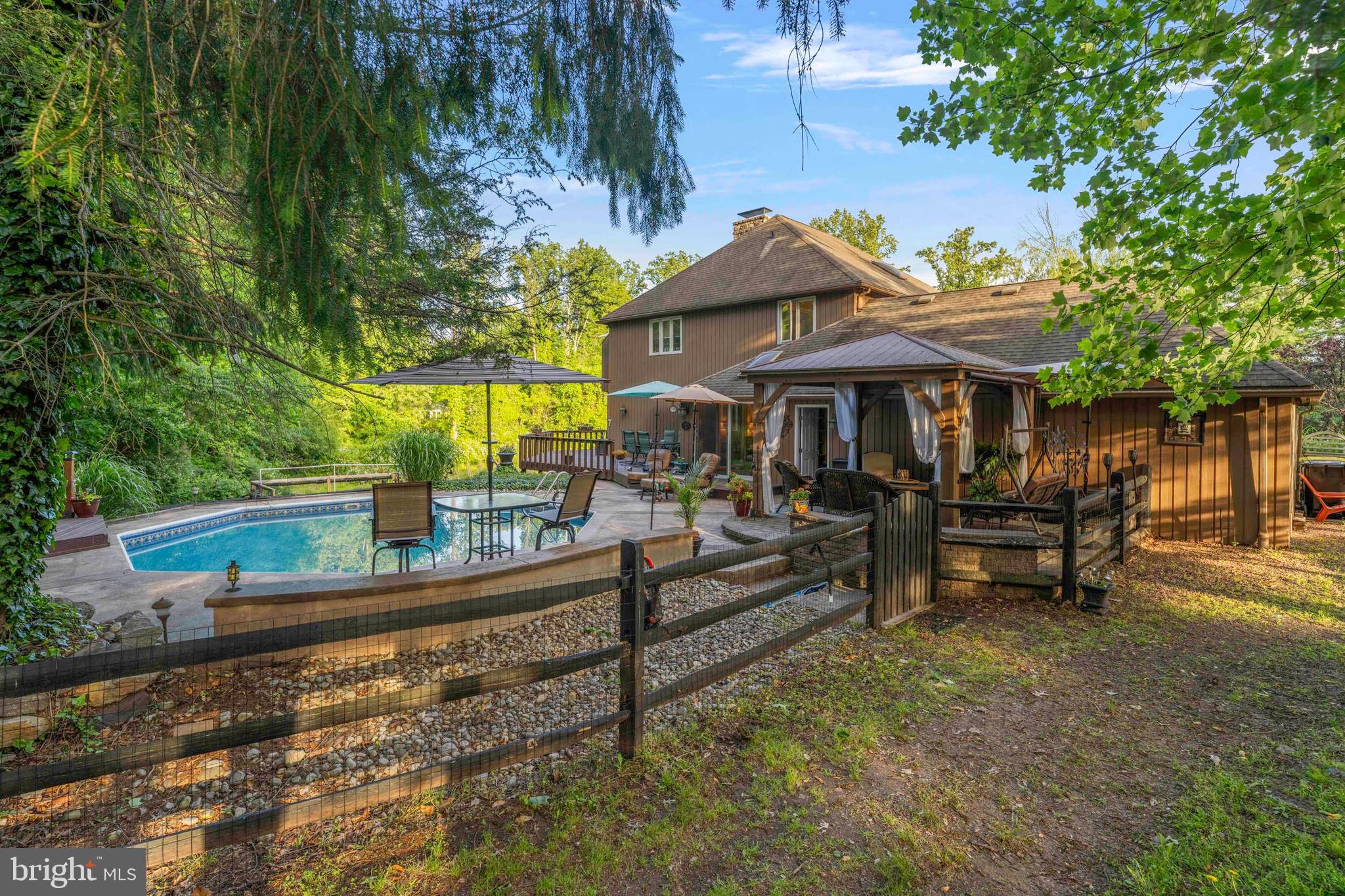 SPRING VALLEY - Residential