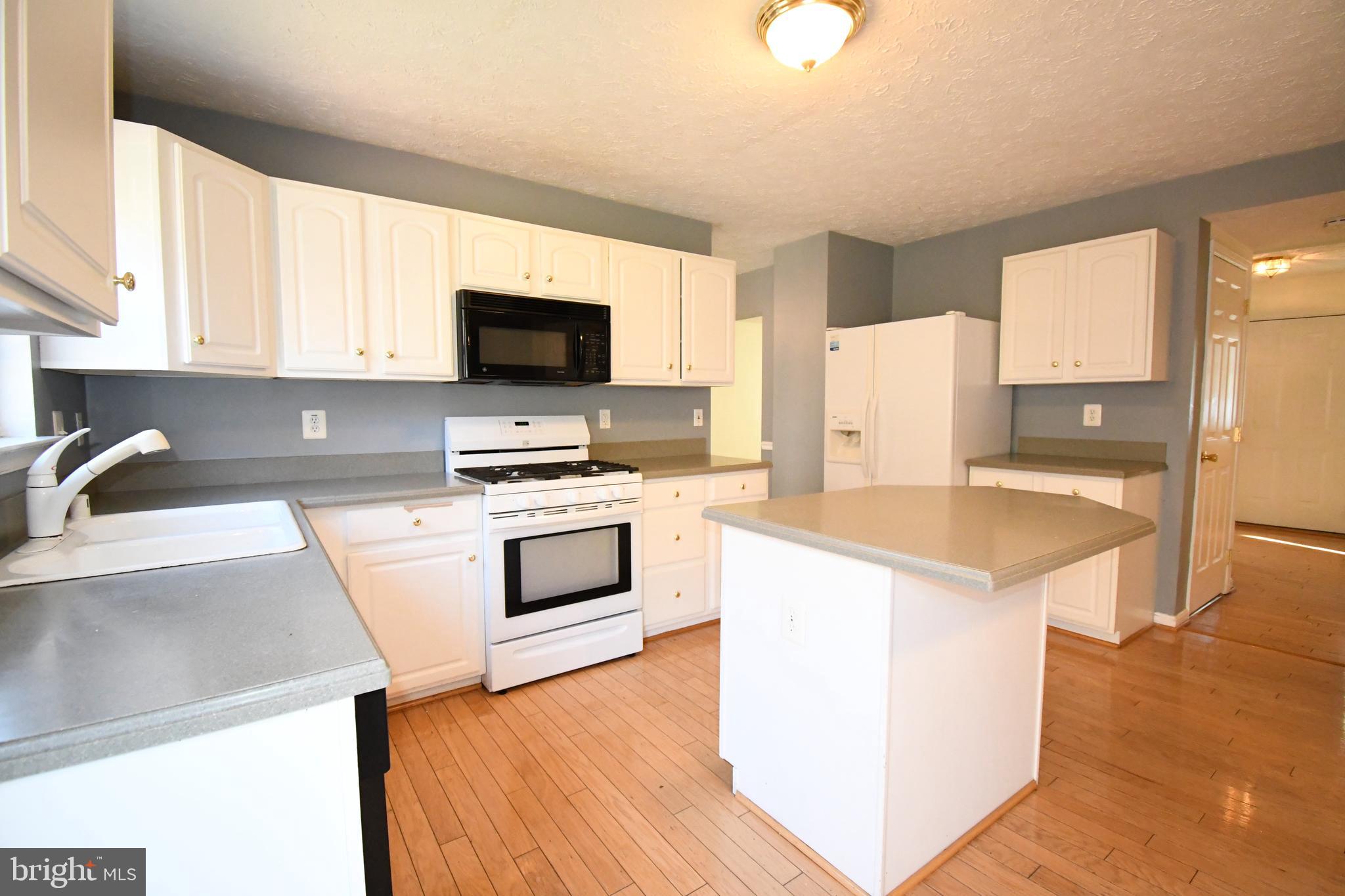 WOODS OF BAYVIEW - Residential Lease