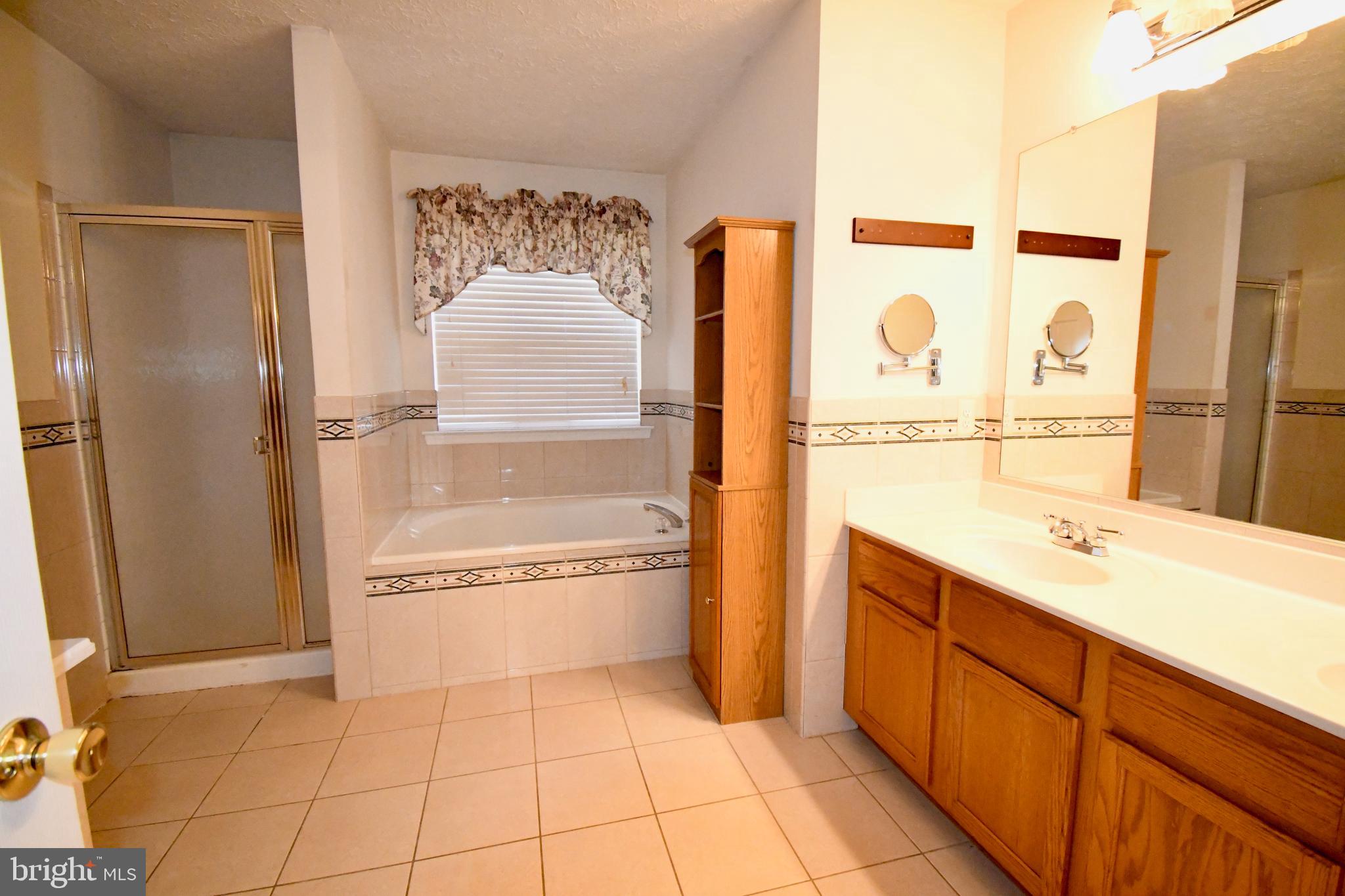 WOODS OF BAYVIEW - Residential Lease