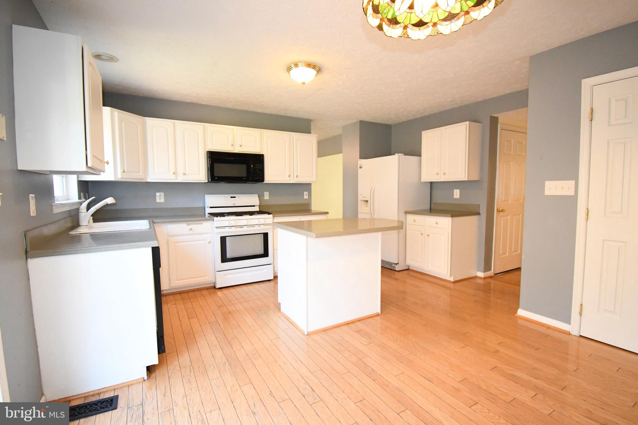 WOODS OF BAYVIEW - Residential Lease