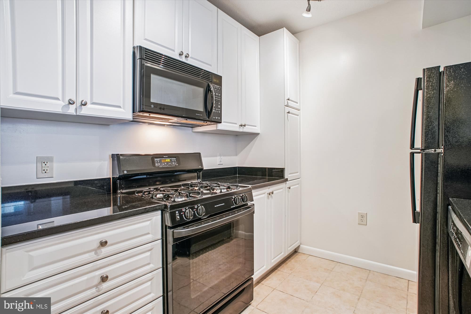 851 N GLEBE ROAD 718
