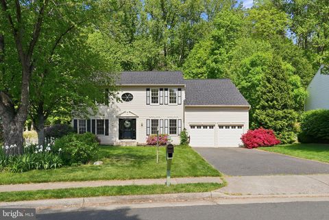 Photo of 5106 Leatherback Road, WOODBRIDGE, VA 22193 (MLS # VAPW2115380)