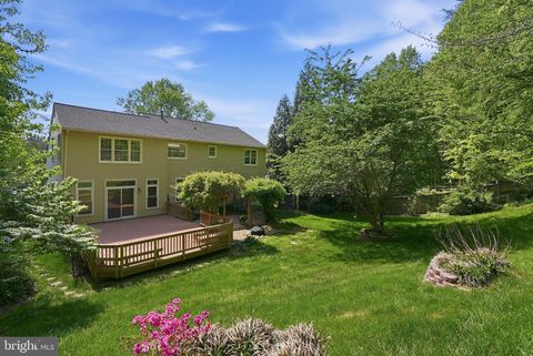 Photo of 5106 Leatherback Road, WOODBRIDGE, VA 22193 (MLS # VAPW2115380)