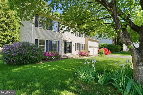 Photo of 5106 Leatherback Road, WOODBRIDGE, VA 22193 (MLS # VAPW2115380)