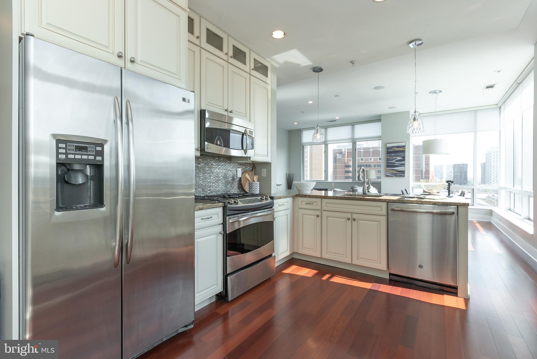 WASHINGTON SQ WEST - Residential