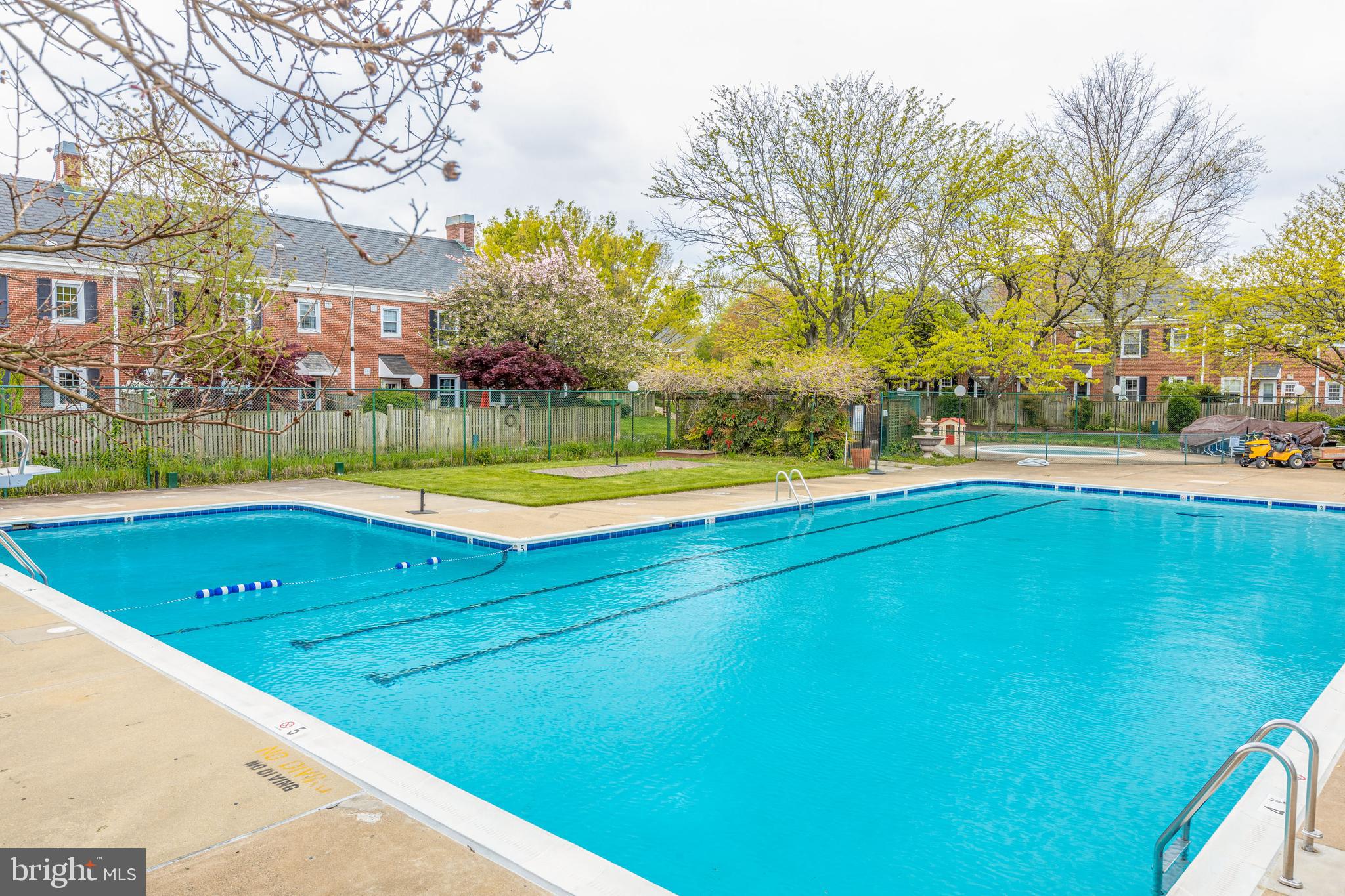 FAIRLINGTON ARBORS - Residential