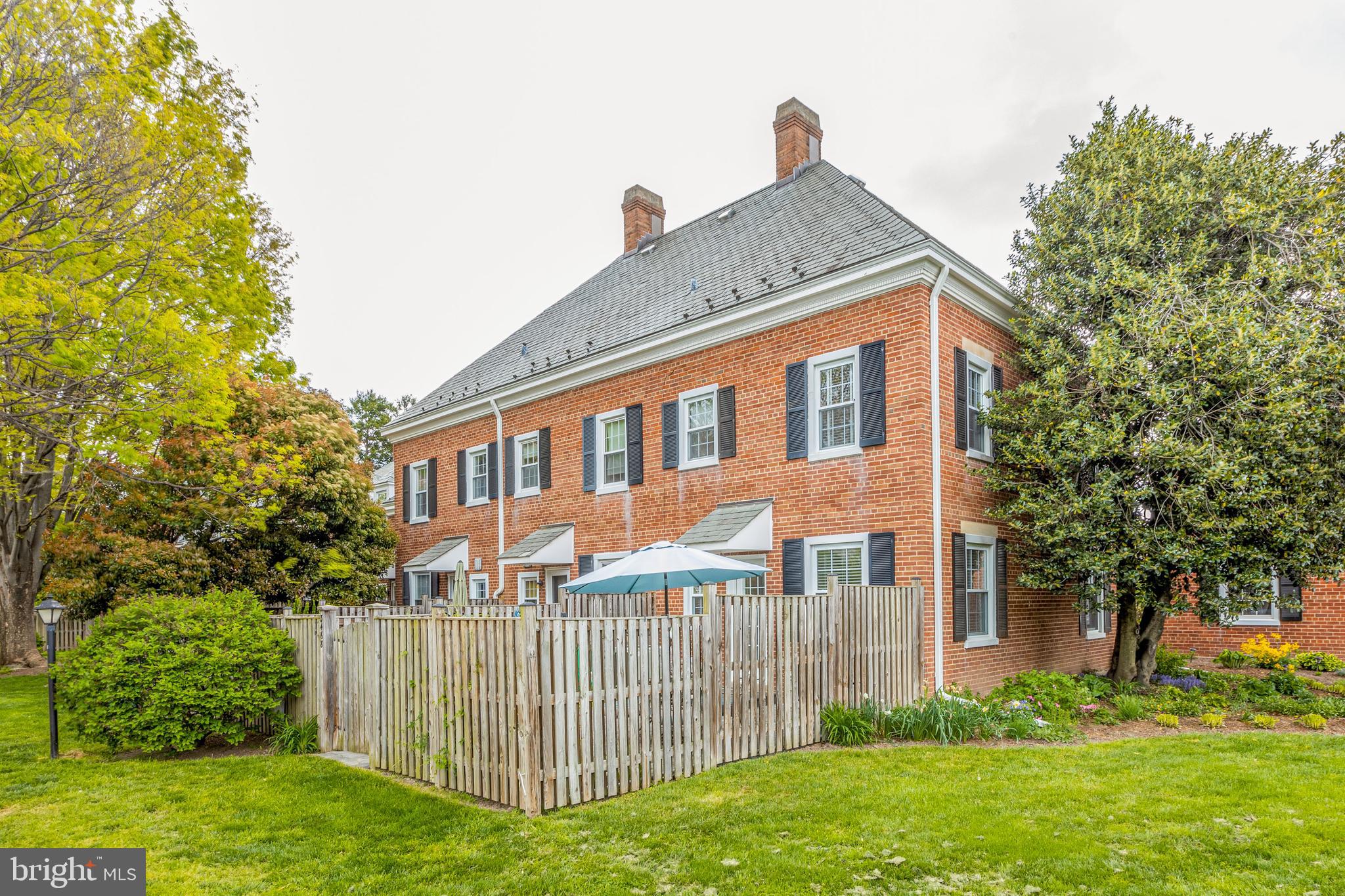 FAIRLINGTON ARBORS - Residential