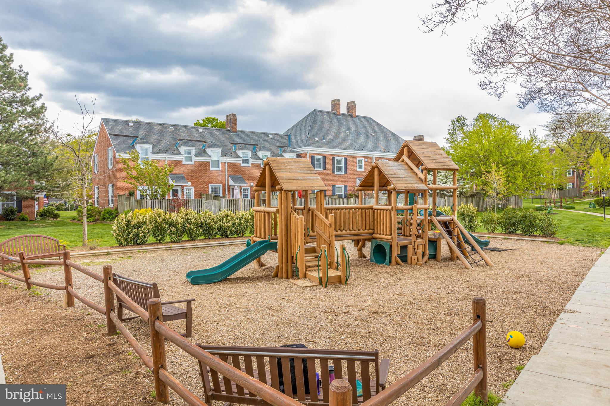 FAIRLINGTON ARBORS - Residential