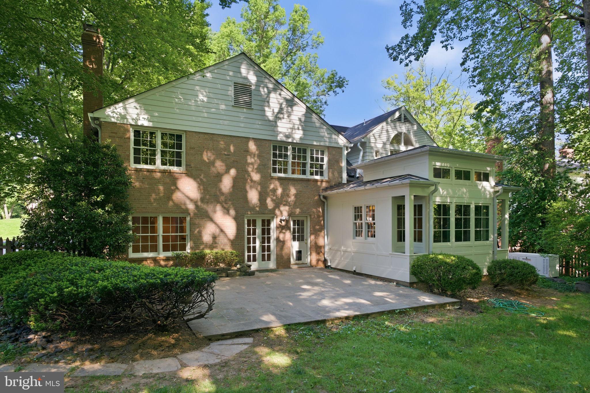 RIVER FALLS - Residential