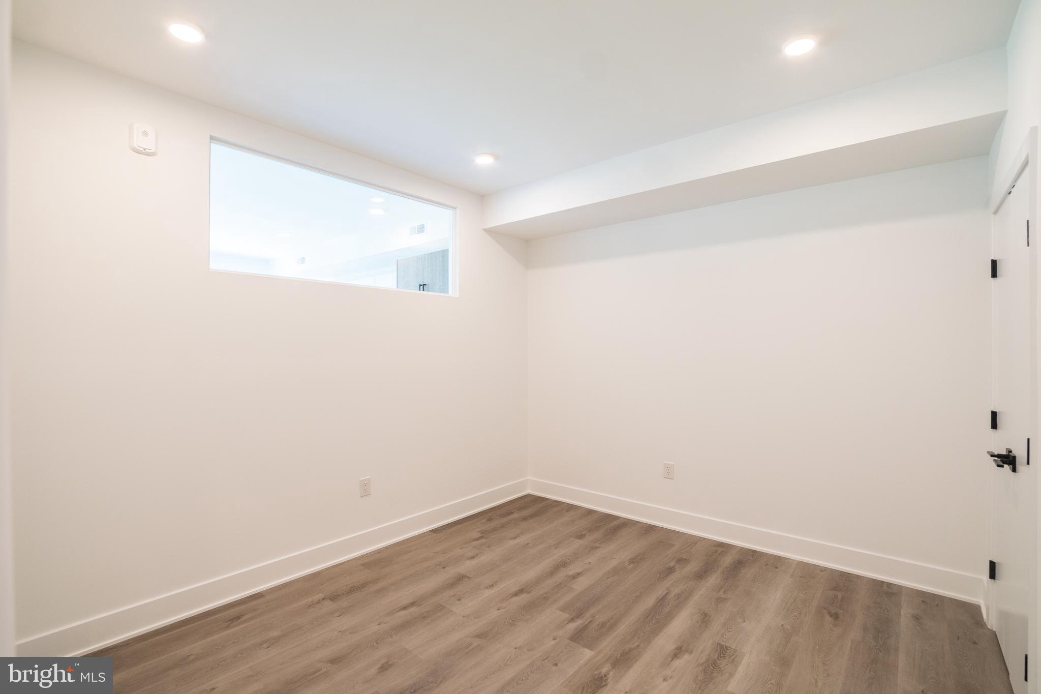 POINT BREEZE - Residential Lease