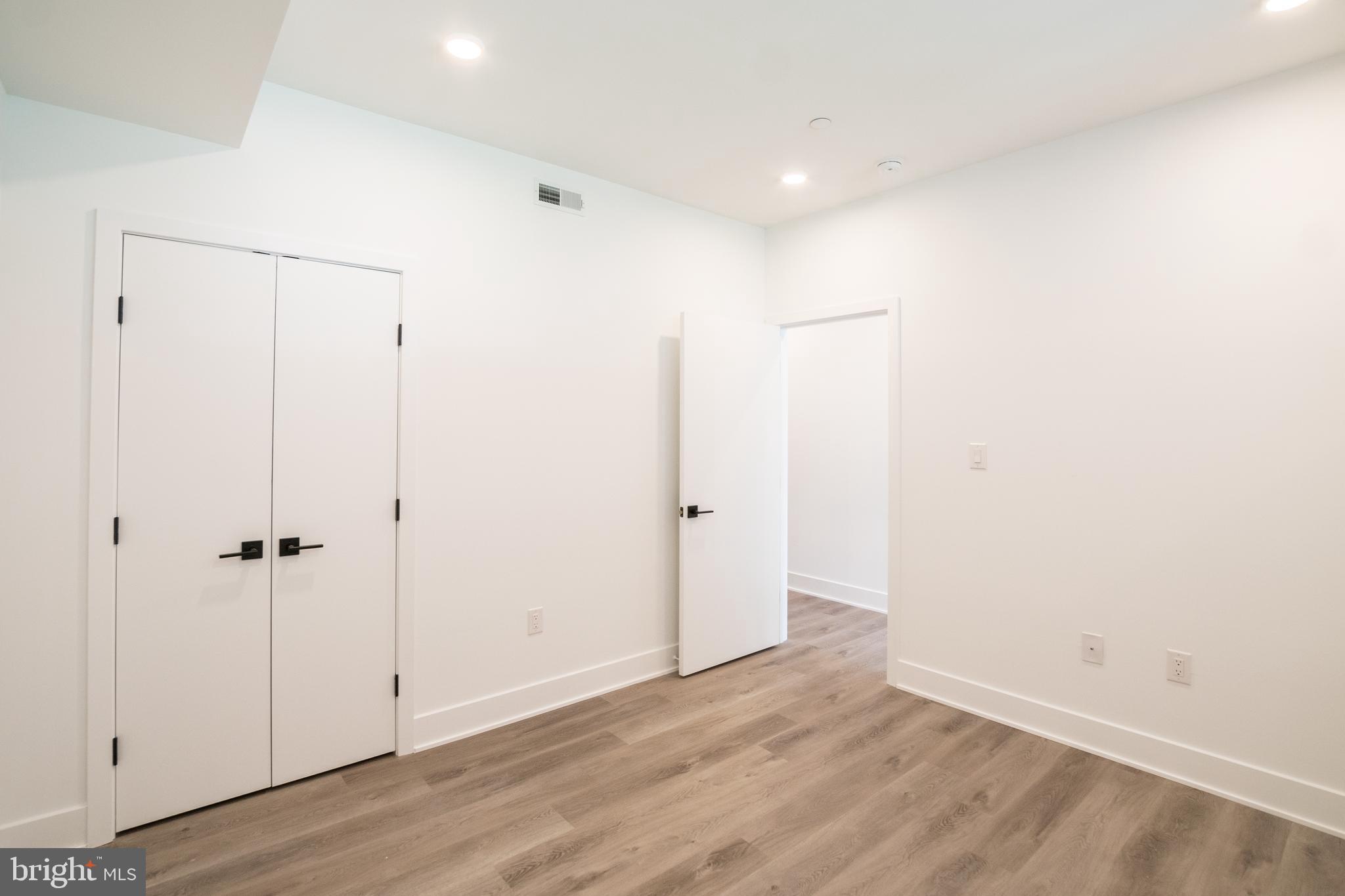 POINT BREEZE - Residential Lease