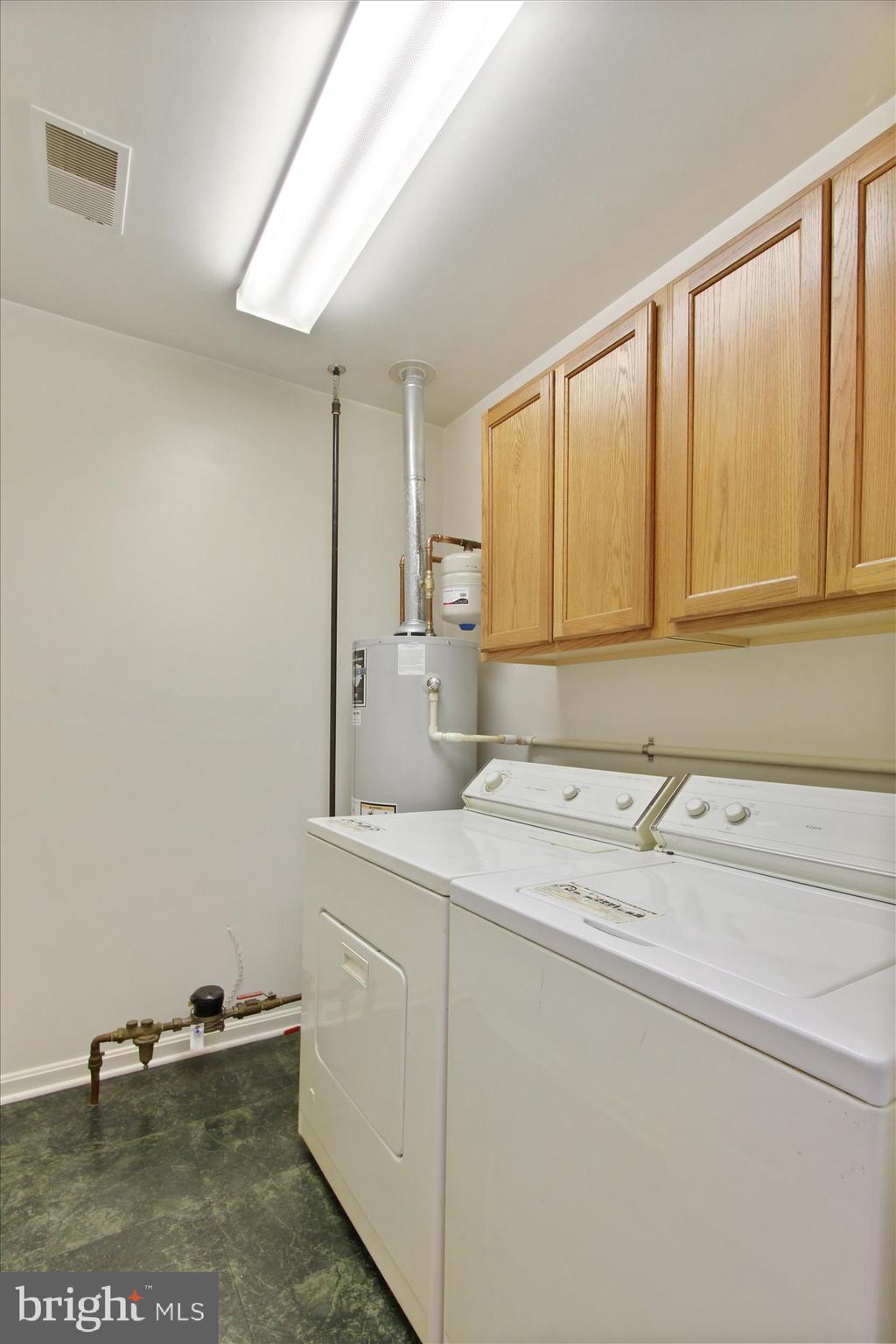 LONGSTOWN VILLAGE - Residential