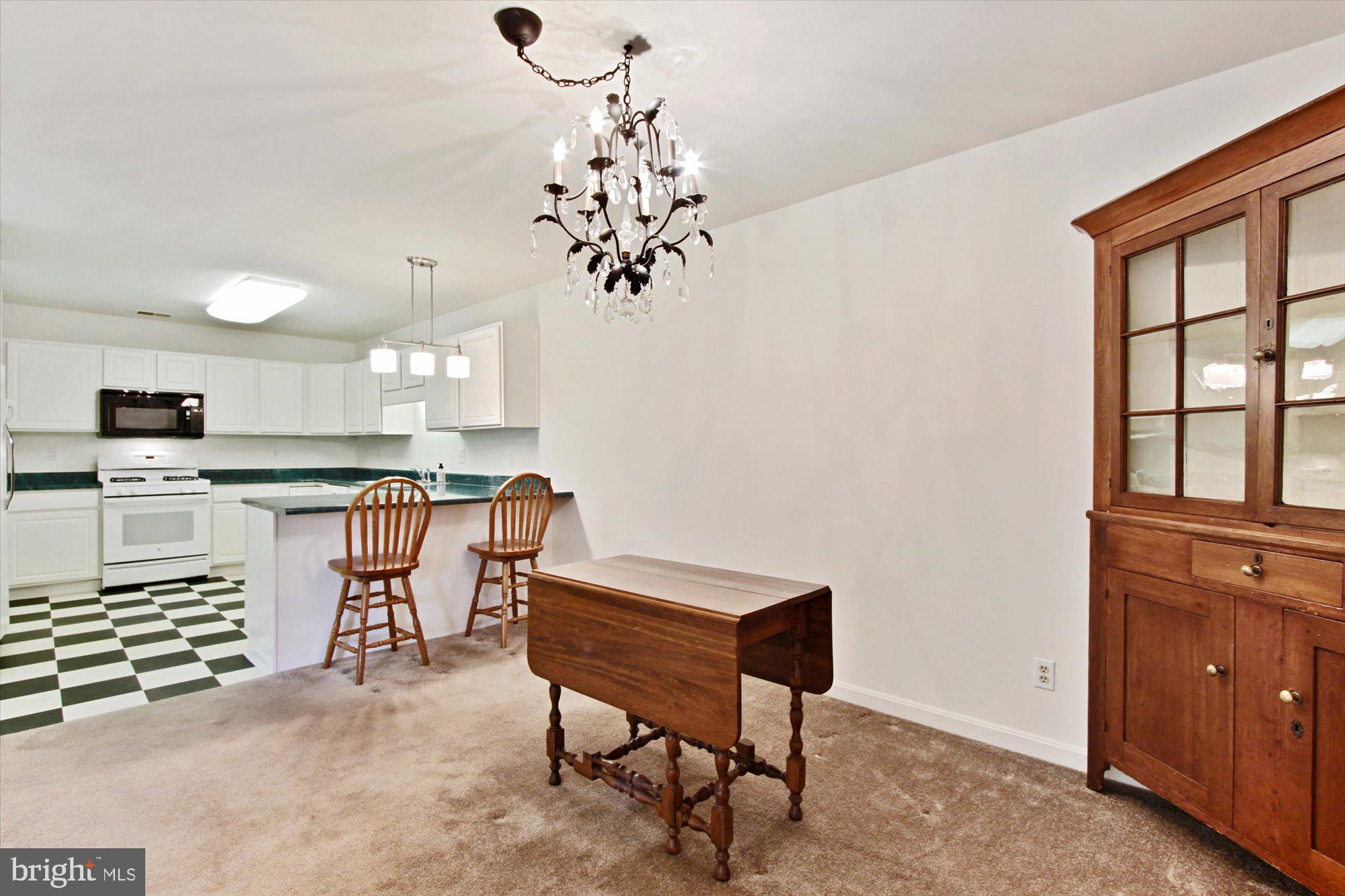 LONGSTOWN VILLAGE - Residential