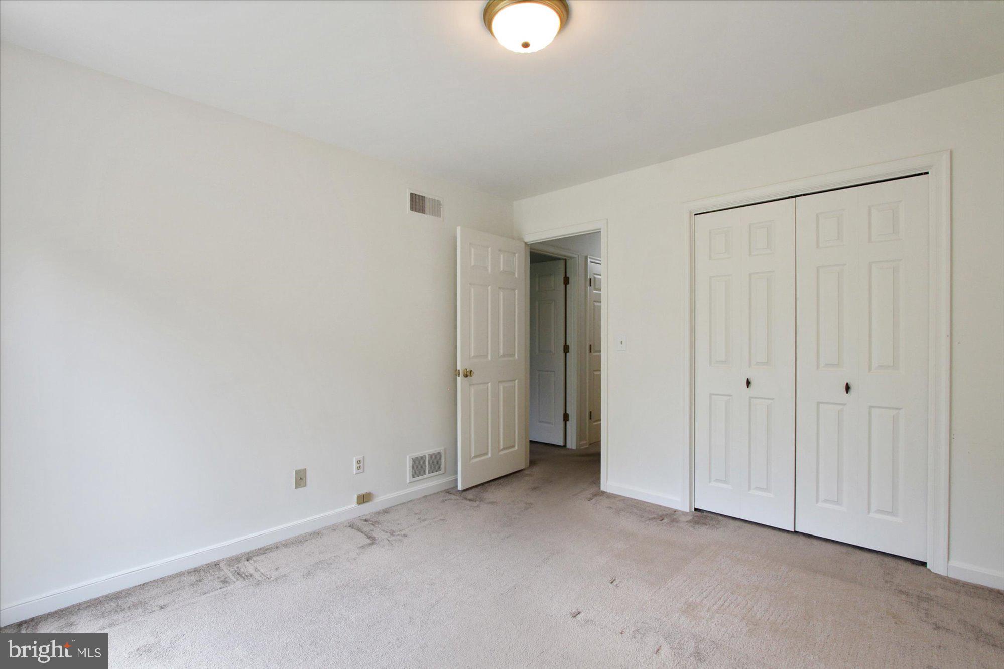 LONGSTOWN VILLAGE - Residential