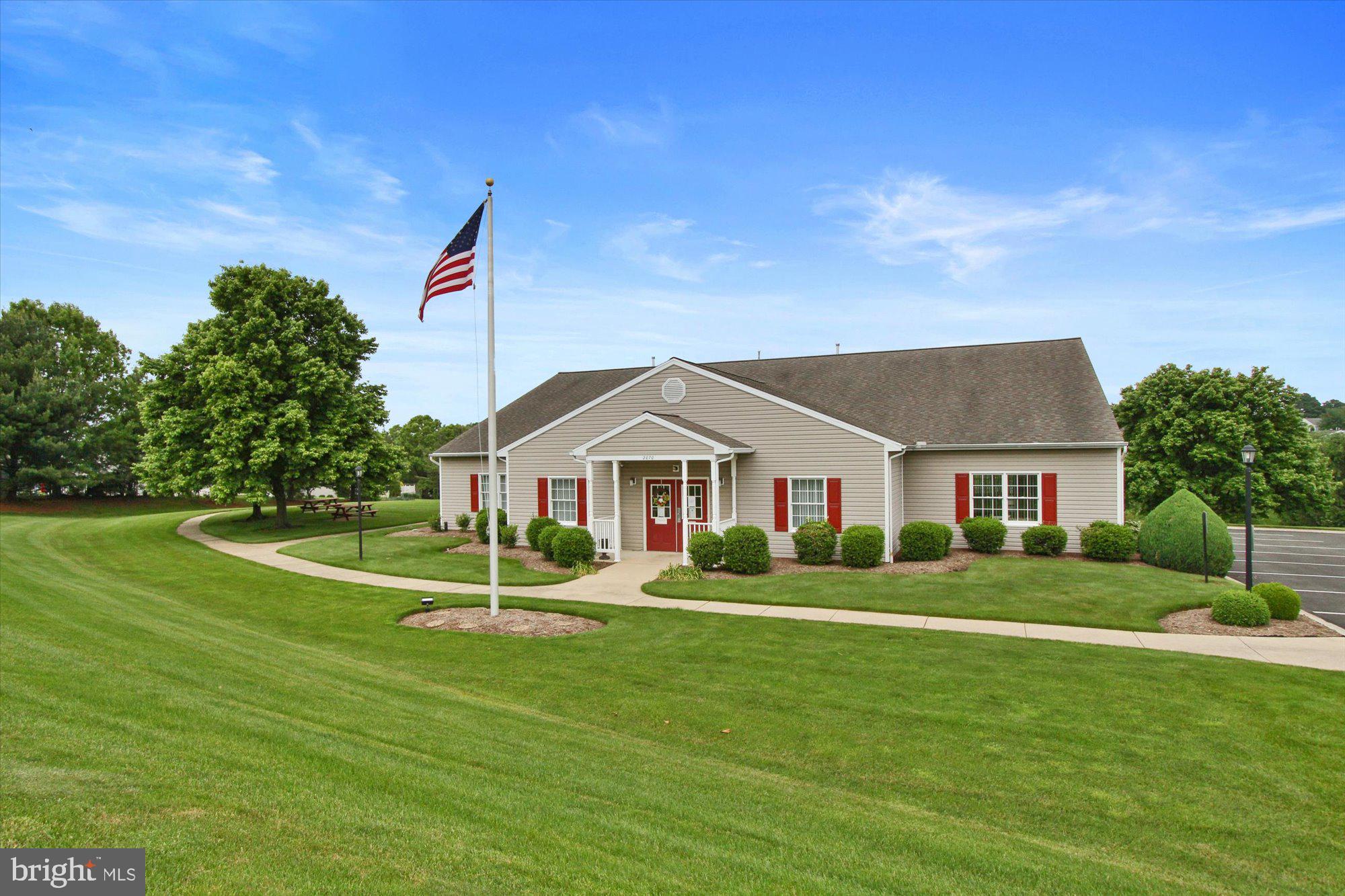 LONGSTOWN VILLAGE - Residential