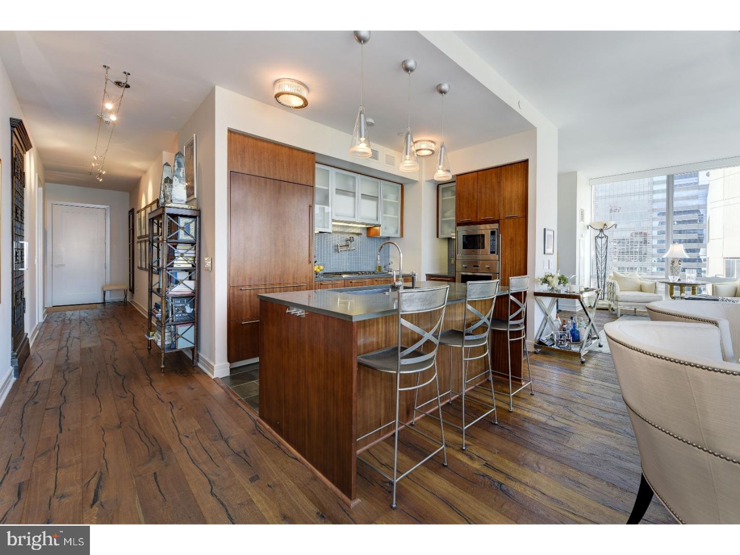 AVENUE OF THE ARTS - Residential