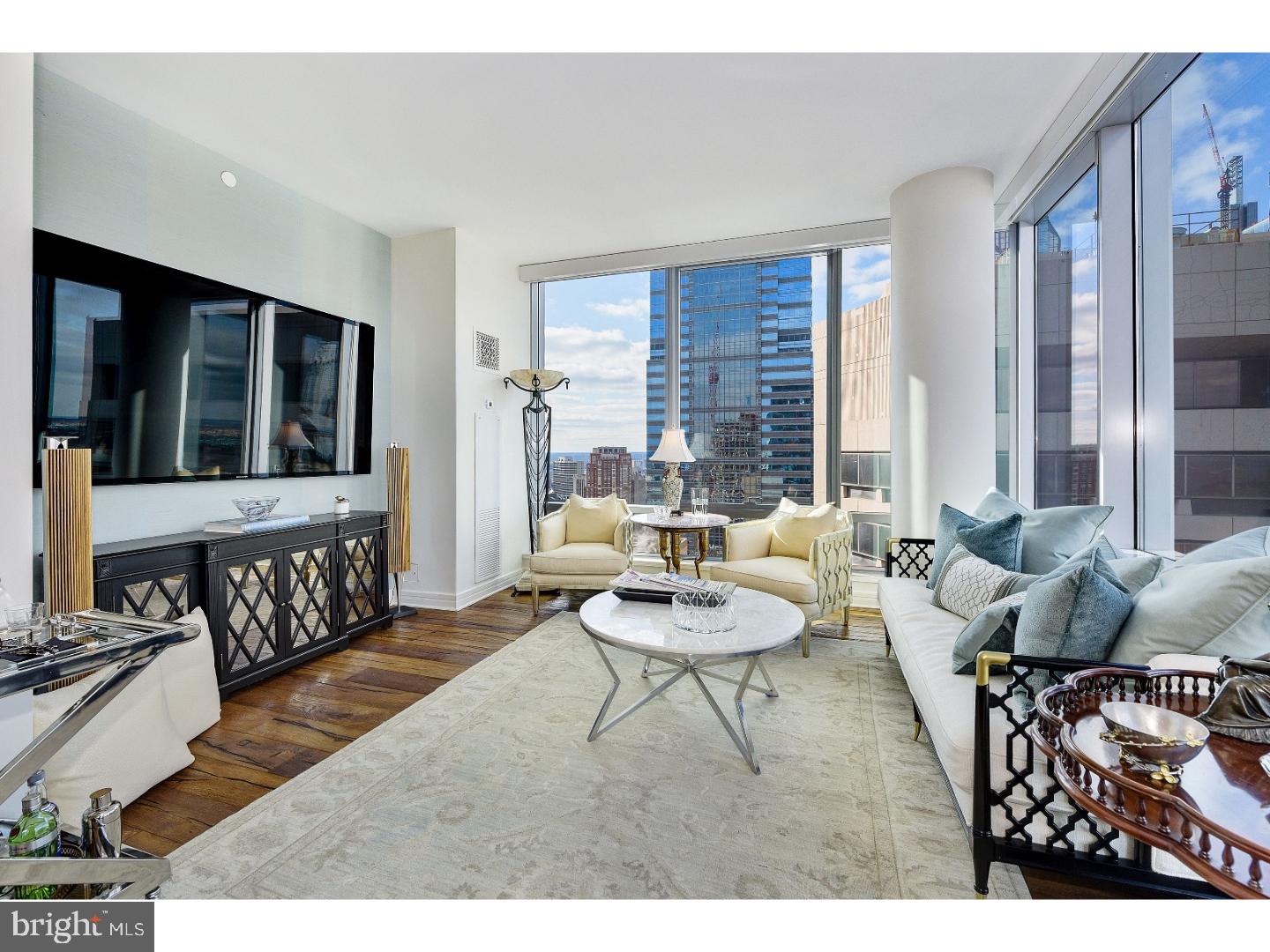 AVENUE OF THE ARTS - Residential