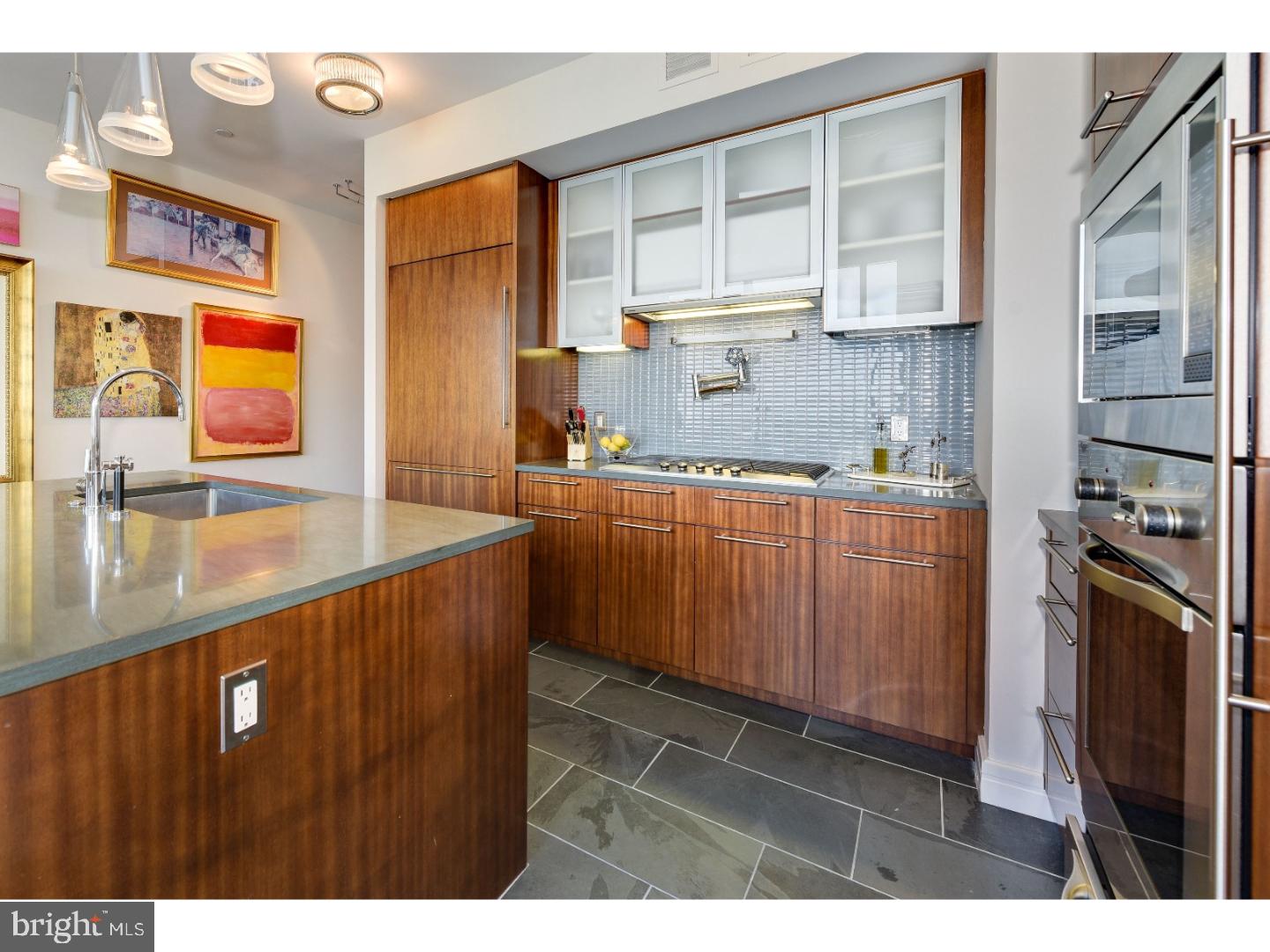 AVENUE OF THE ARTS - Residential