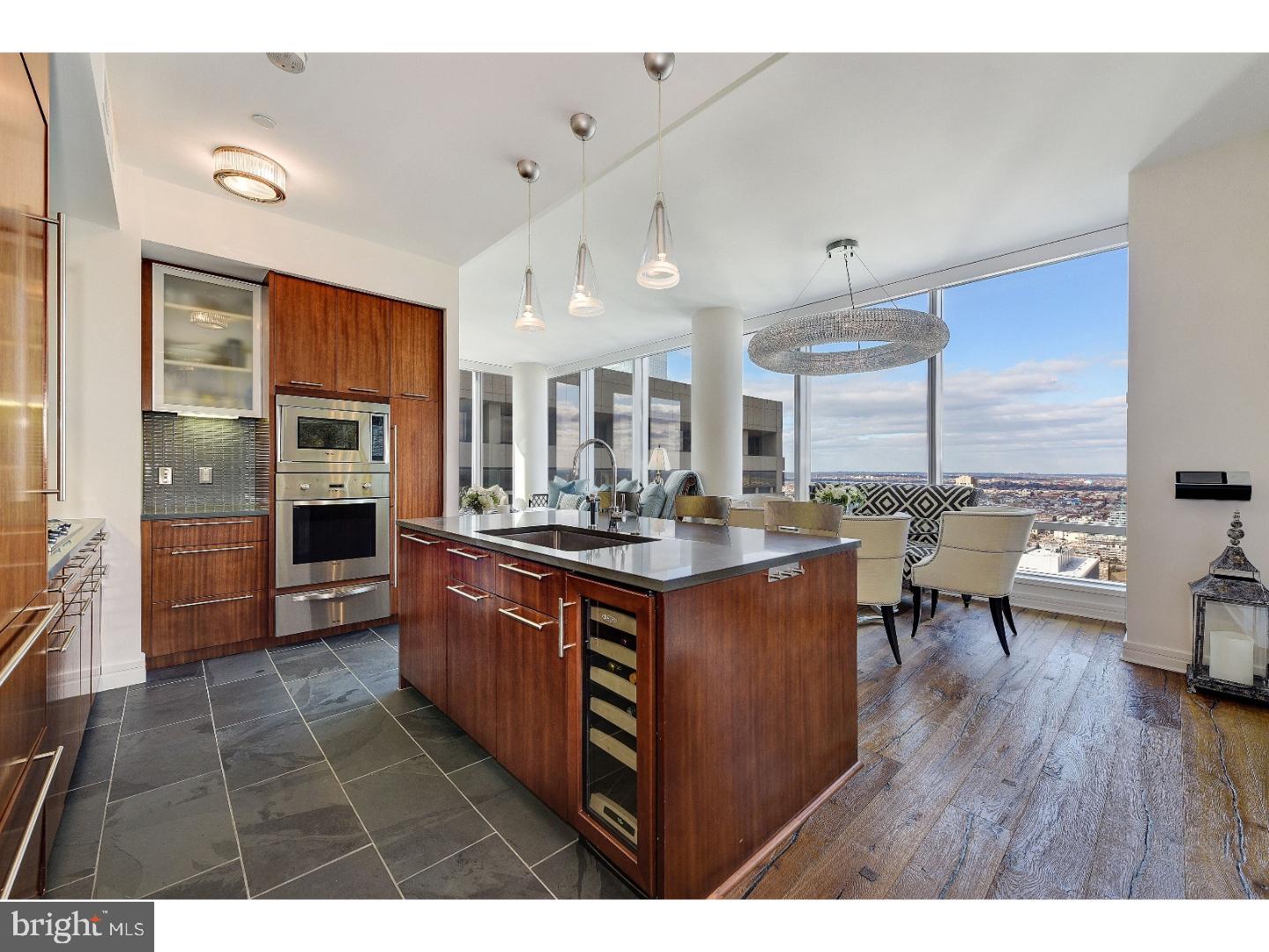 AVENUE OF THE ARTS - Residential