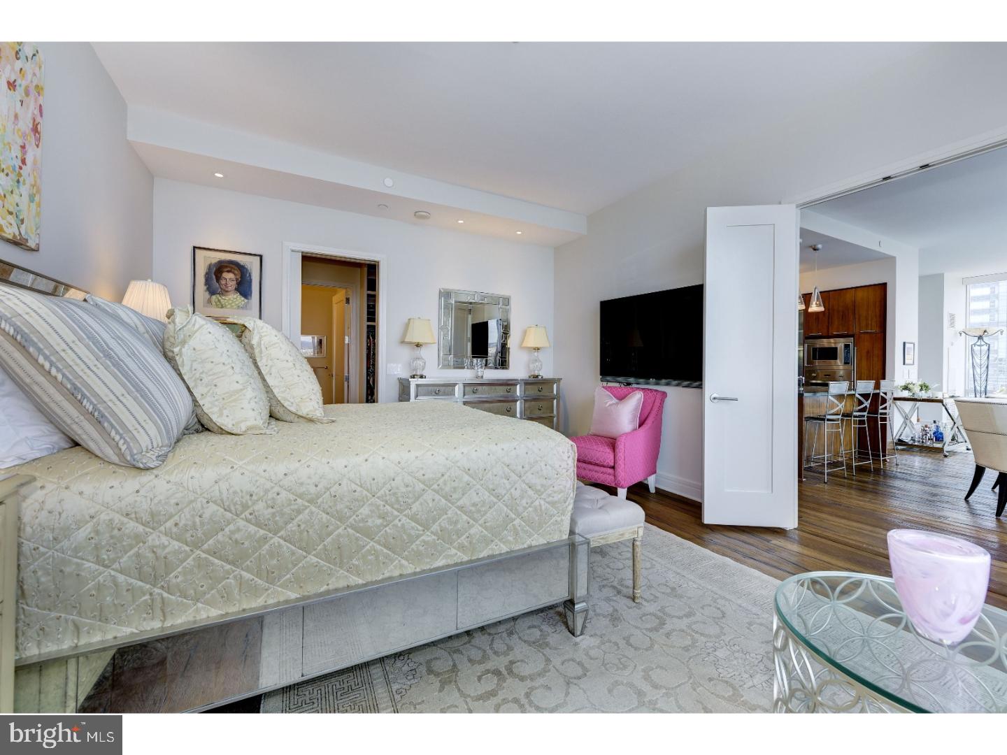 AVENUE OF THE ARTS - Residential