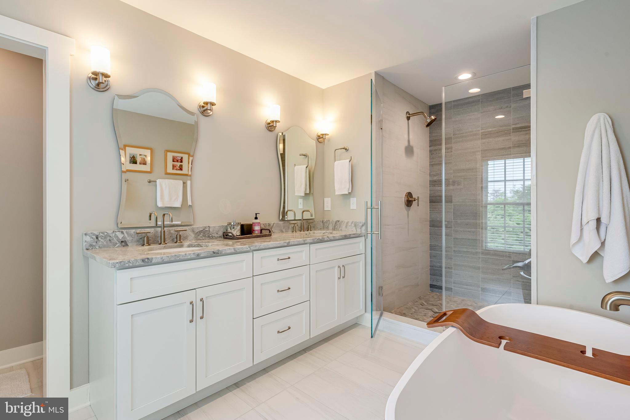 FISHING CREEK FARM - Residential