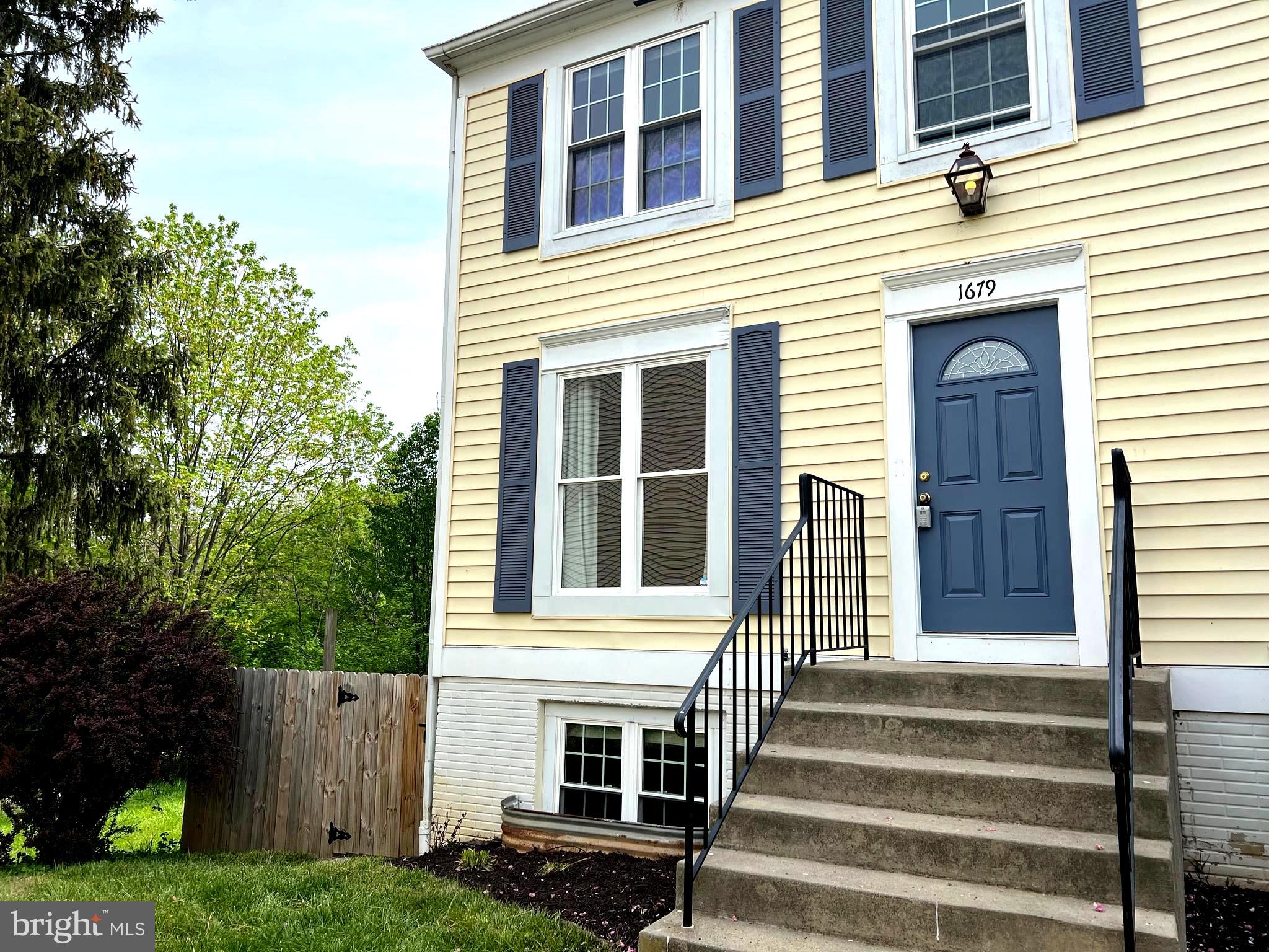 CARROLL PARK MANOR - Residential Lease