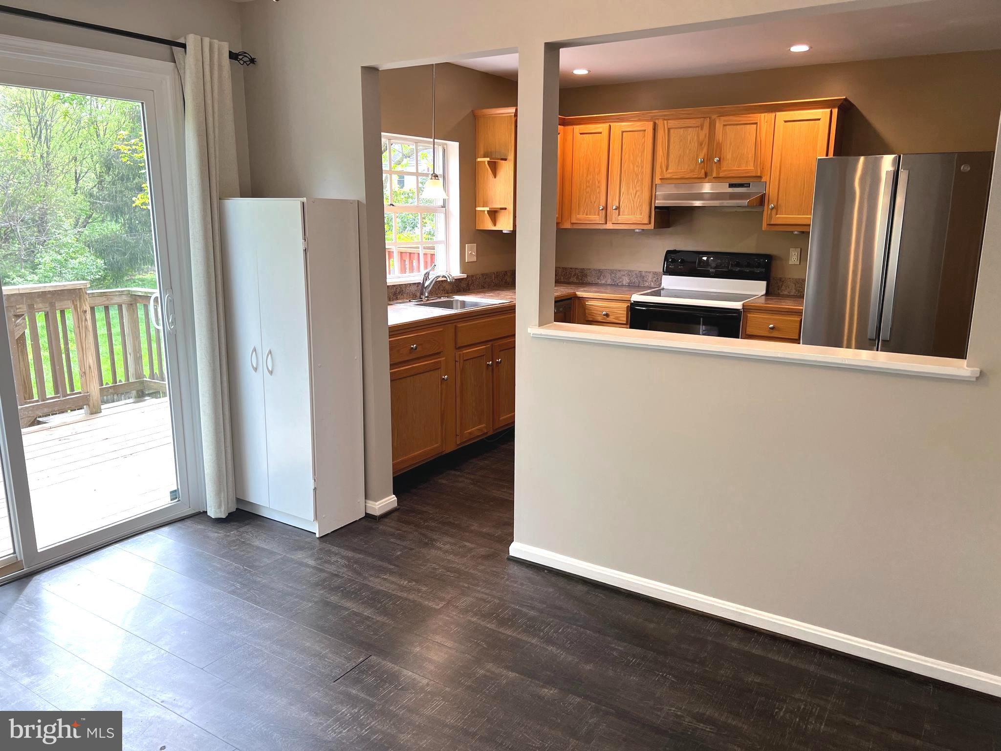 CARROLL PARK MANOR - Residential Lease