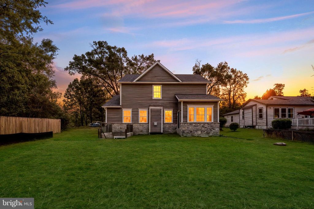 Photo of 328 Ridge Road, WASHINGTON GROVE, MD 20880 (MLS # MDMC2210602)