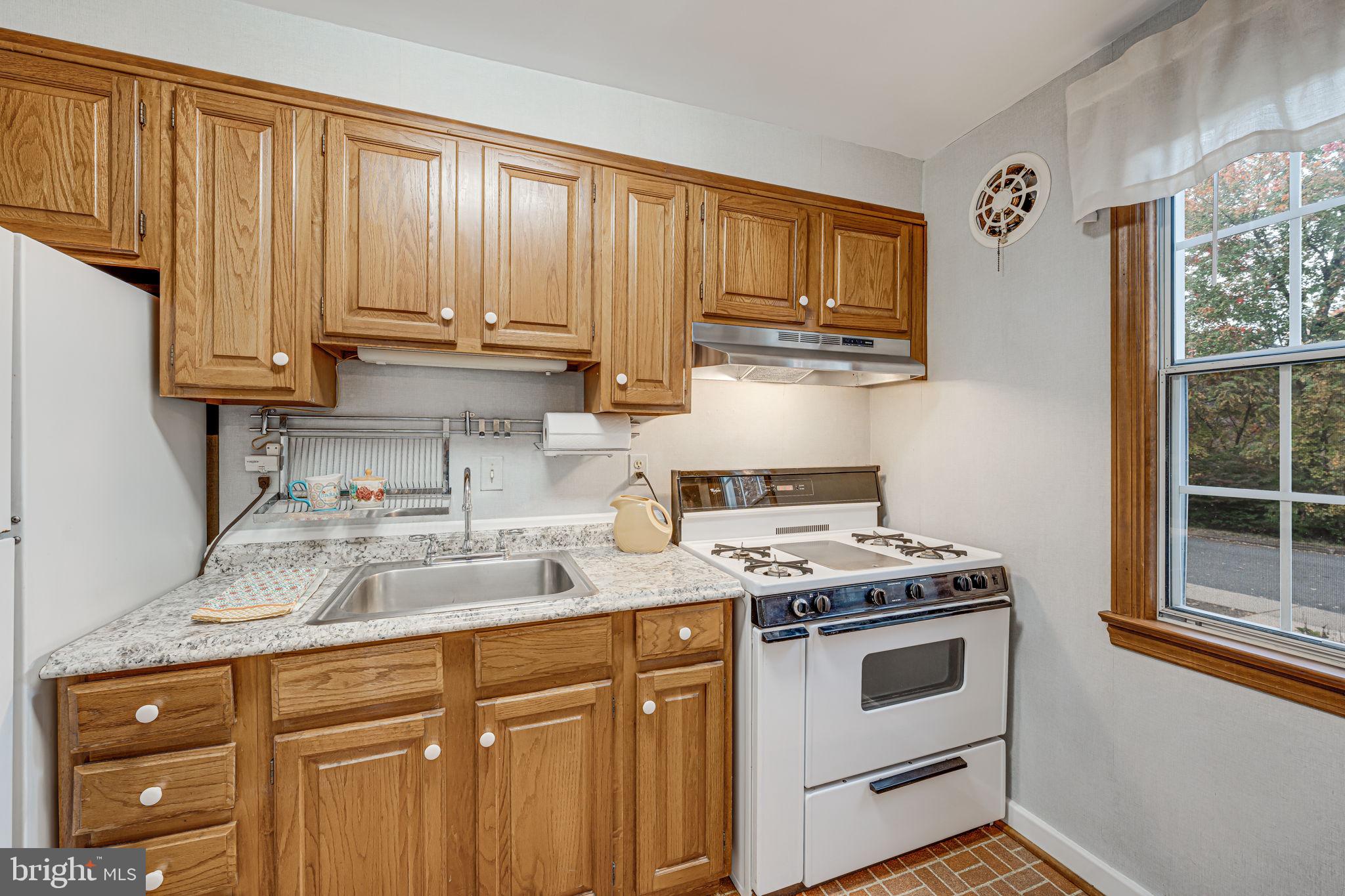 BELLE VIEW CONDOMINIUMS - Residential