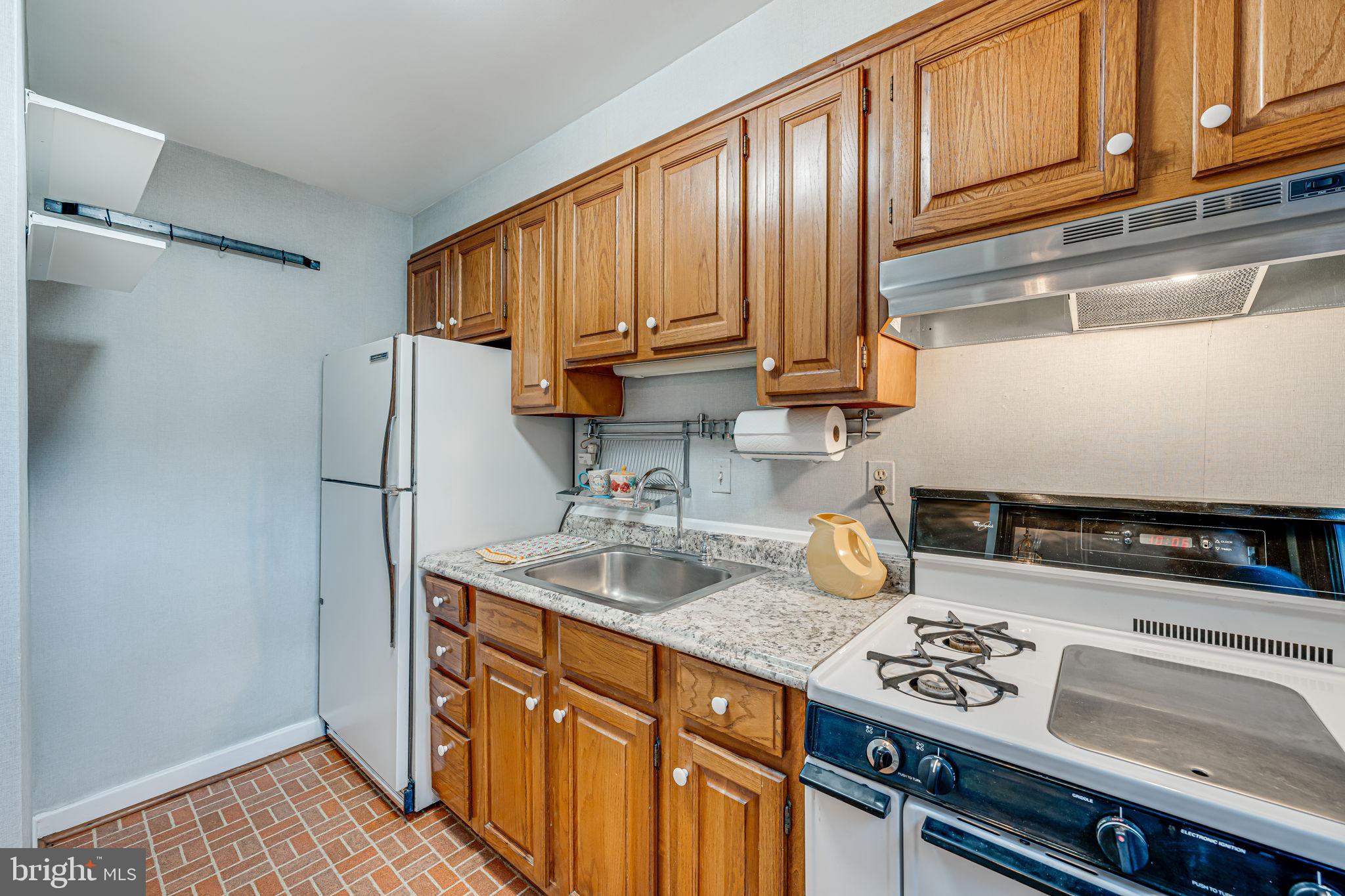 BELLE VIEW CONDOMINIUMS - Residential