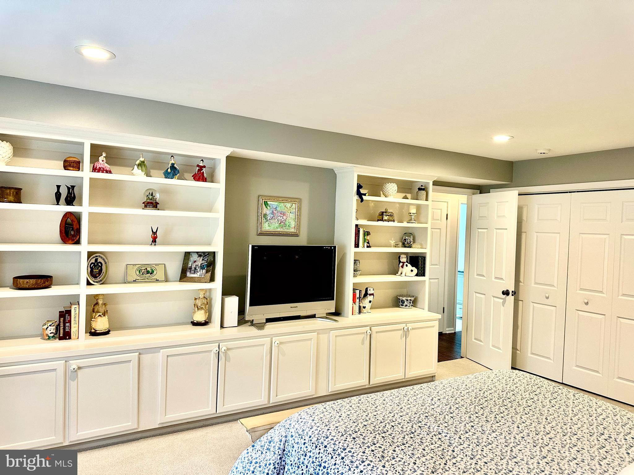 HERSHEYS MILL - Residential