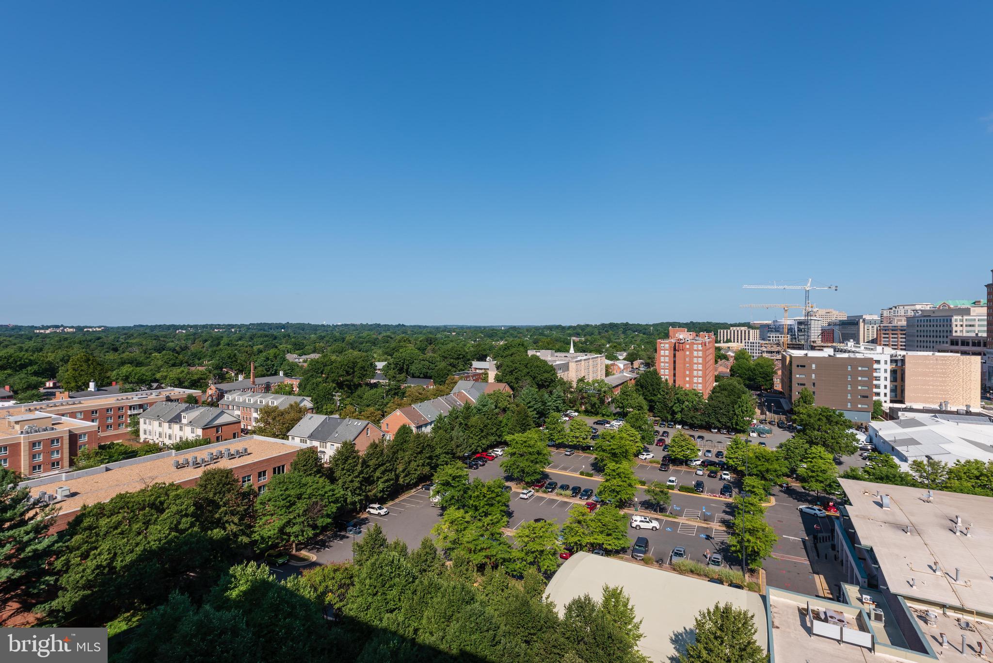 HYDE PARK - Residential Lease