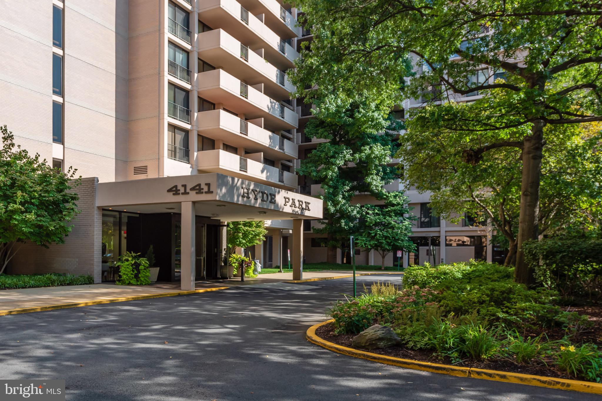 HYDE PARK - Residential Lease