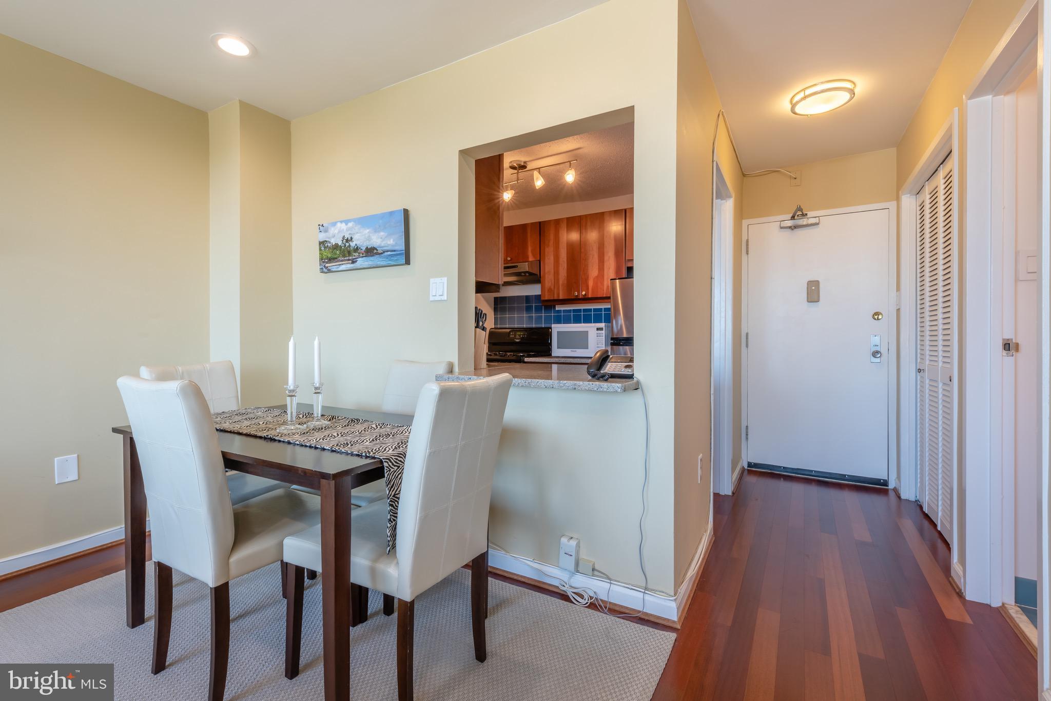 HYDE PARK - Residential Lease