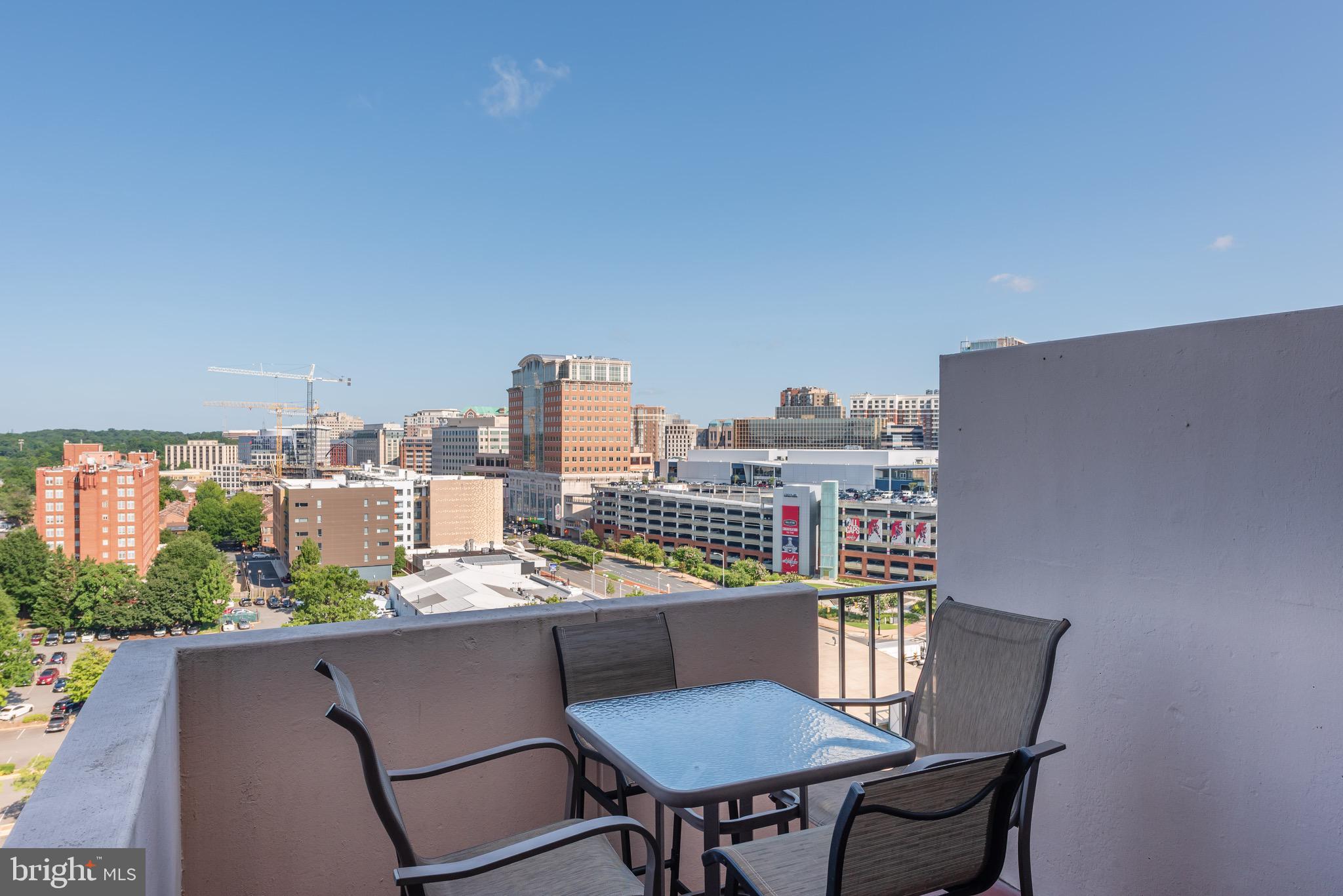 HYDE PARK - Residential Lease