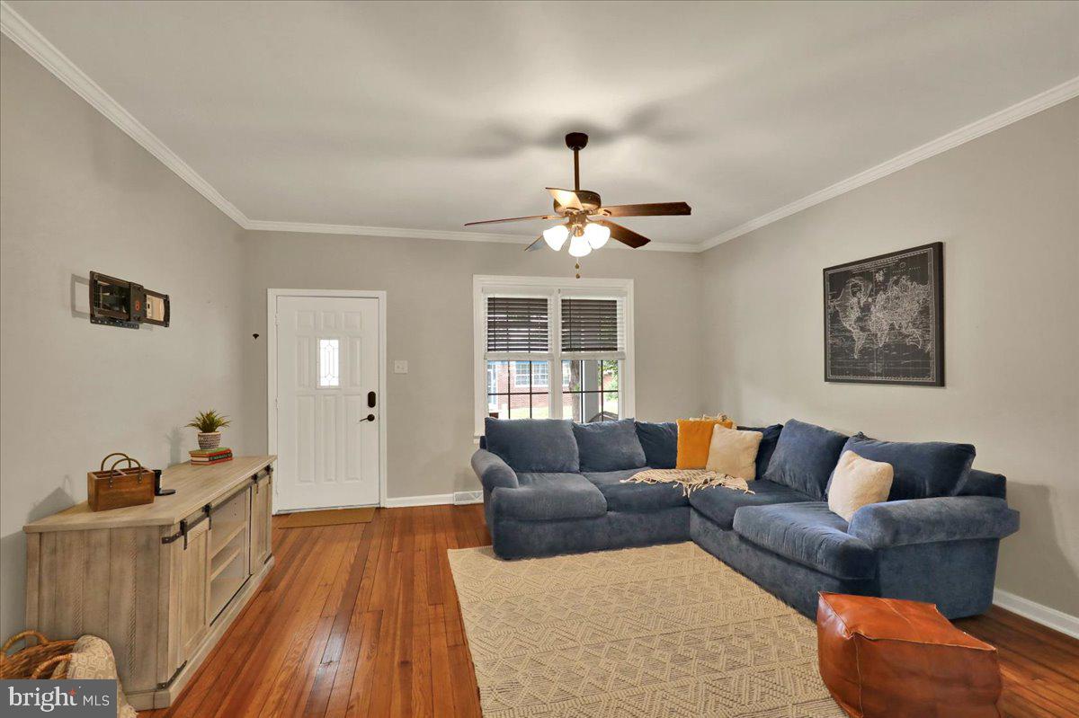 5 W 2ND AVENUE