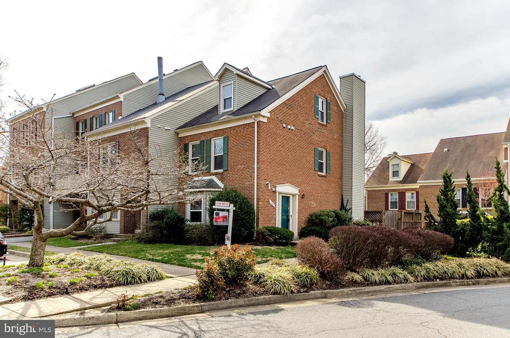 Photo of 7589 Chrisland Cove, FALLS CHURCH, VA 22042 (MLS # VAFX2321538)