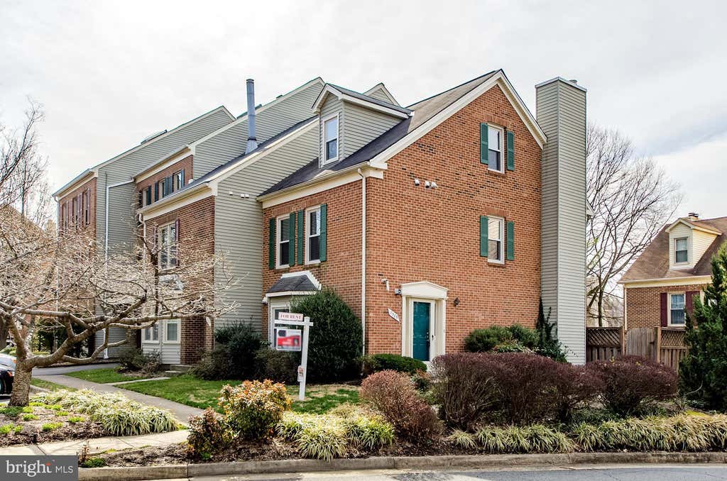 Photo of 7589 Chrisland Cove, FALLS CHURCH, VA 22042 (MLS # VAFX2321538)